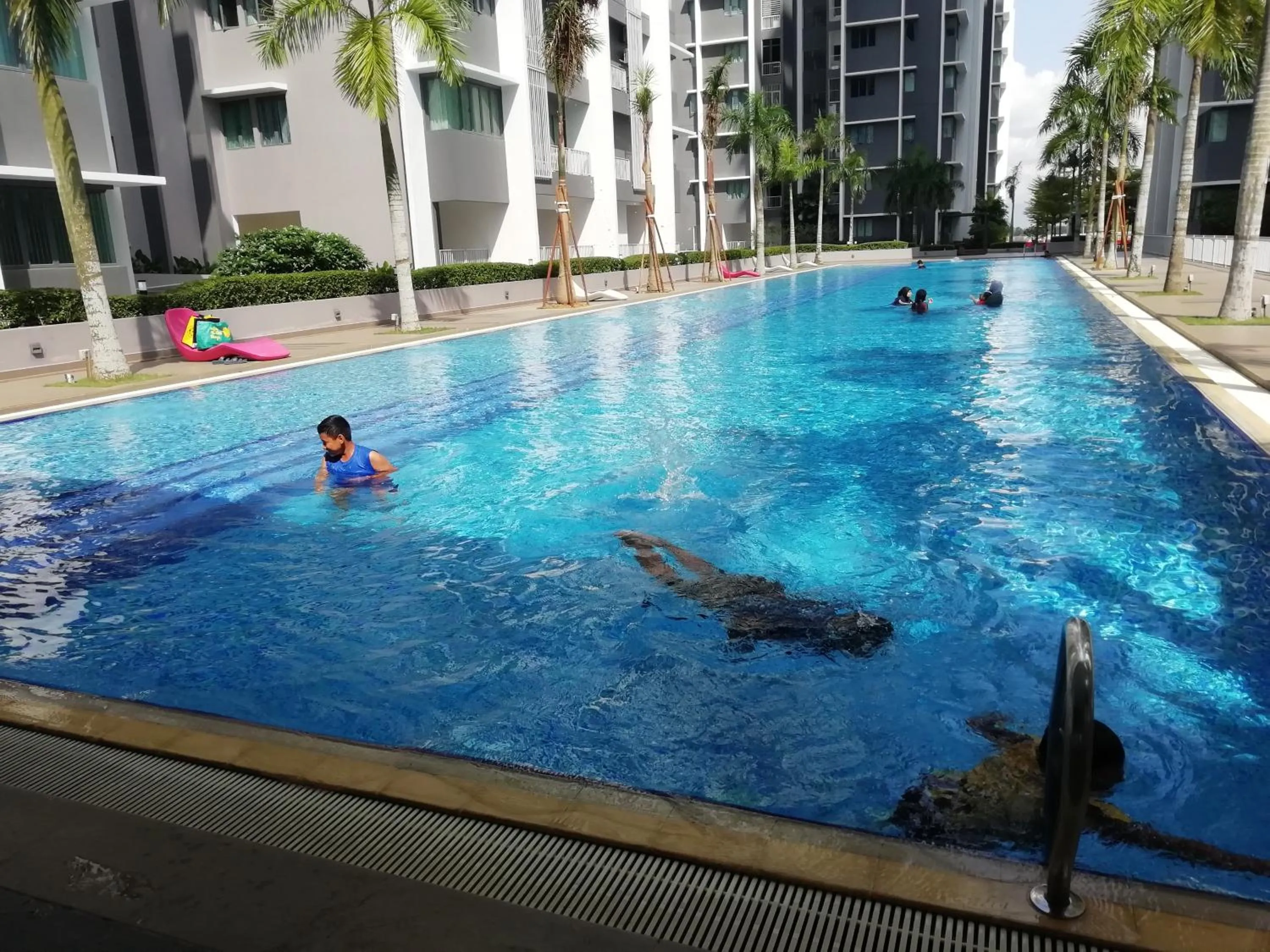 Swimming pool in FZ Almyra Homestay
