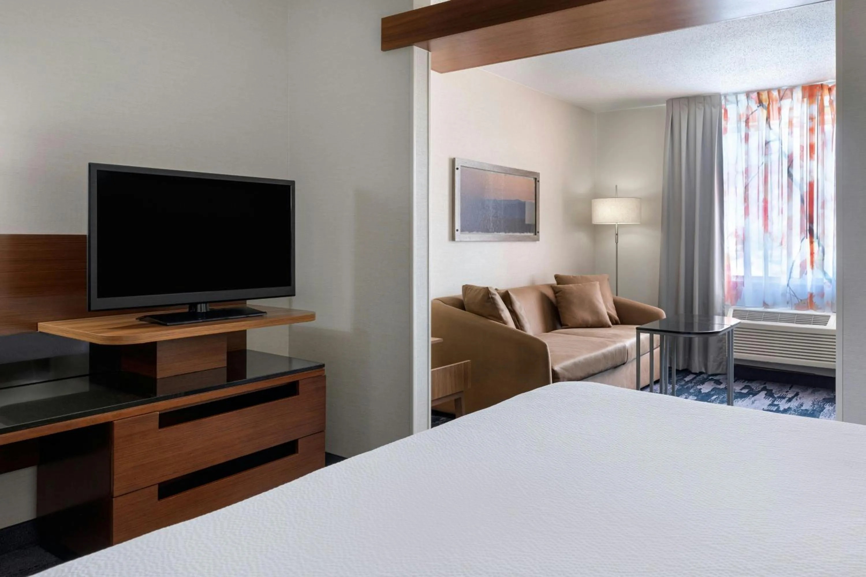 Photo of the whole room, Bed in Fairfield Inn & Suites by Marriott Wentzville