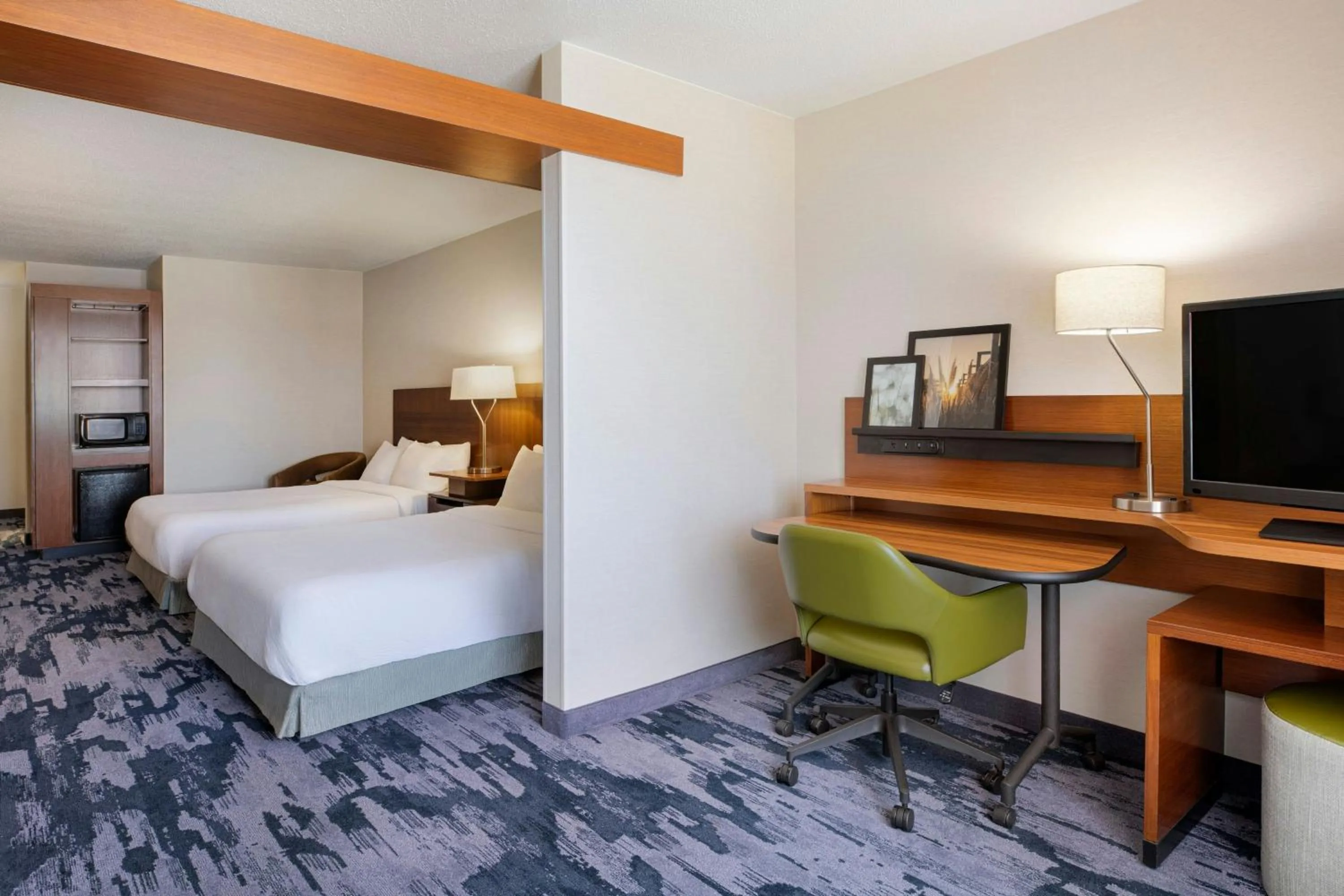 Photo of the whole room, Bed in Fairfield Inn & Suites by Marriott Wentzville