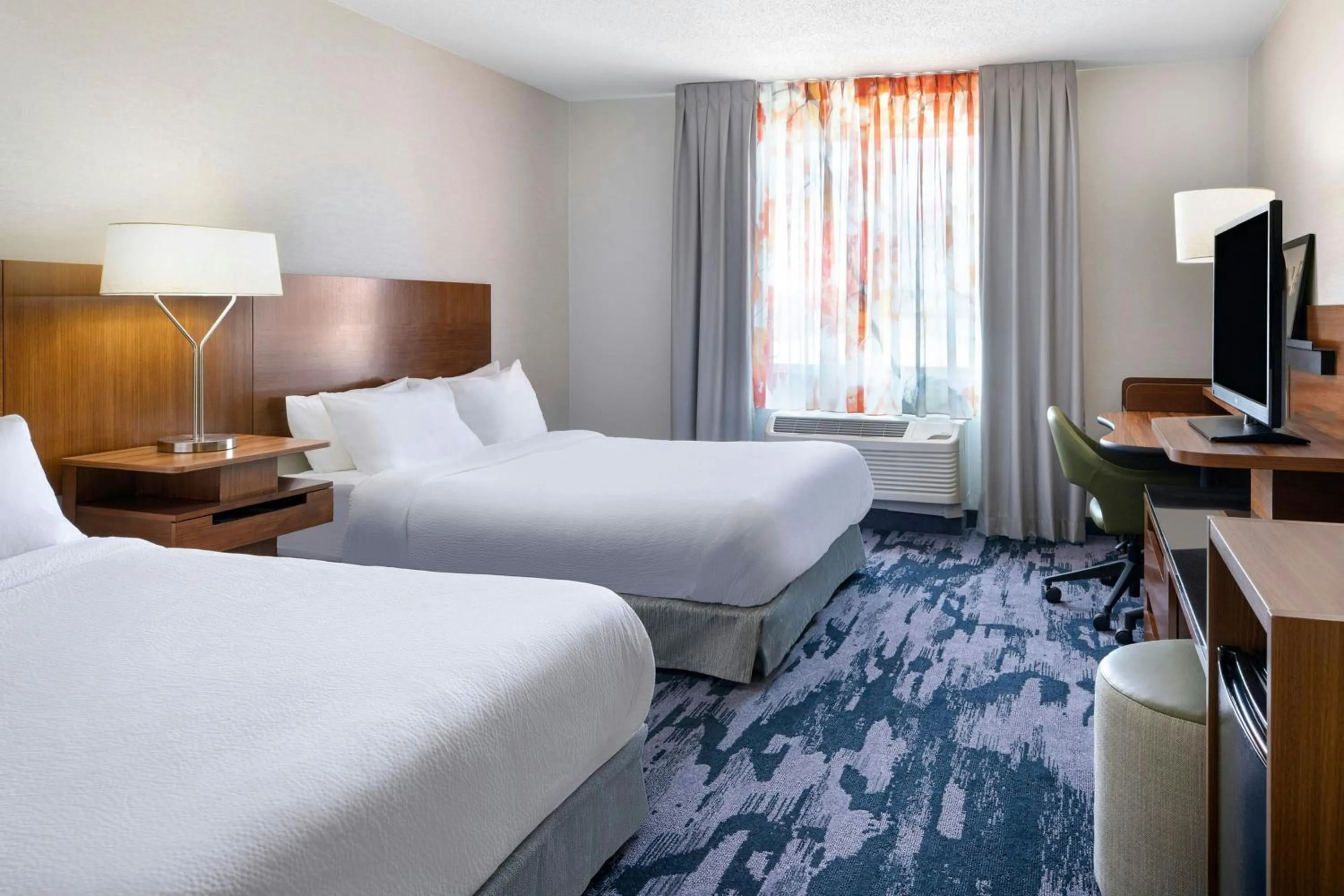 Photo of the whole room, Bed in Fairfield Inn & Suites by Marriott Wentzville