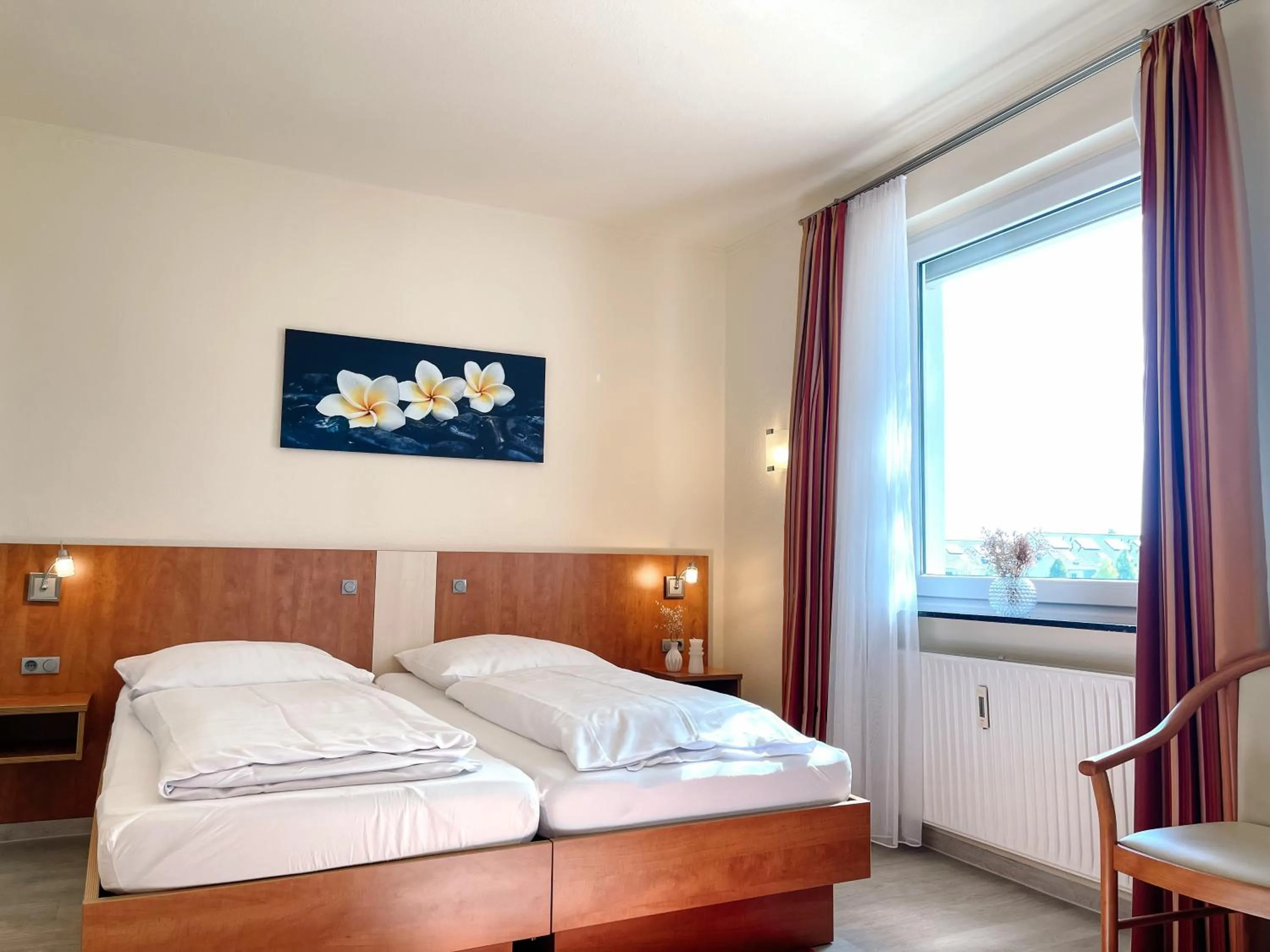 Photo of the whole room, Bed in Hotel Falk