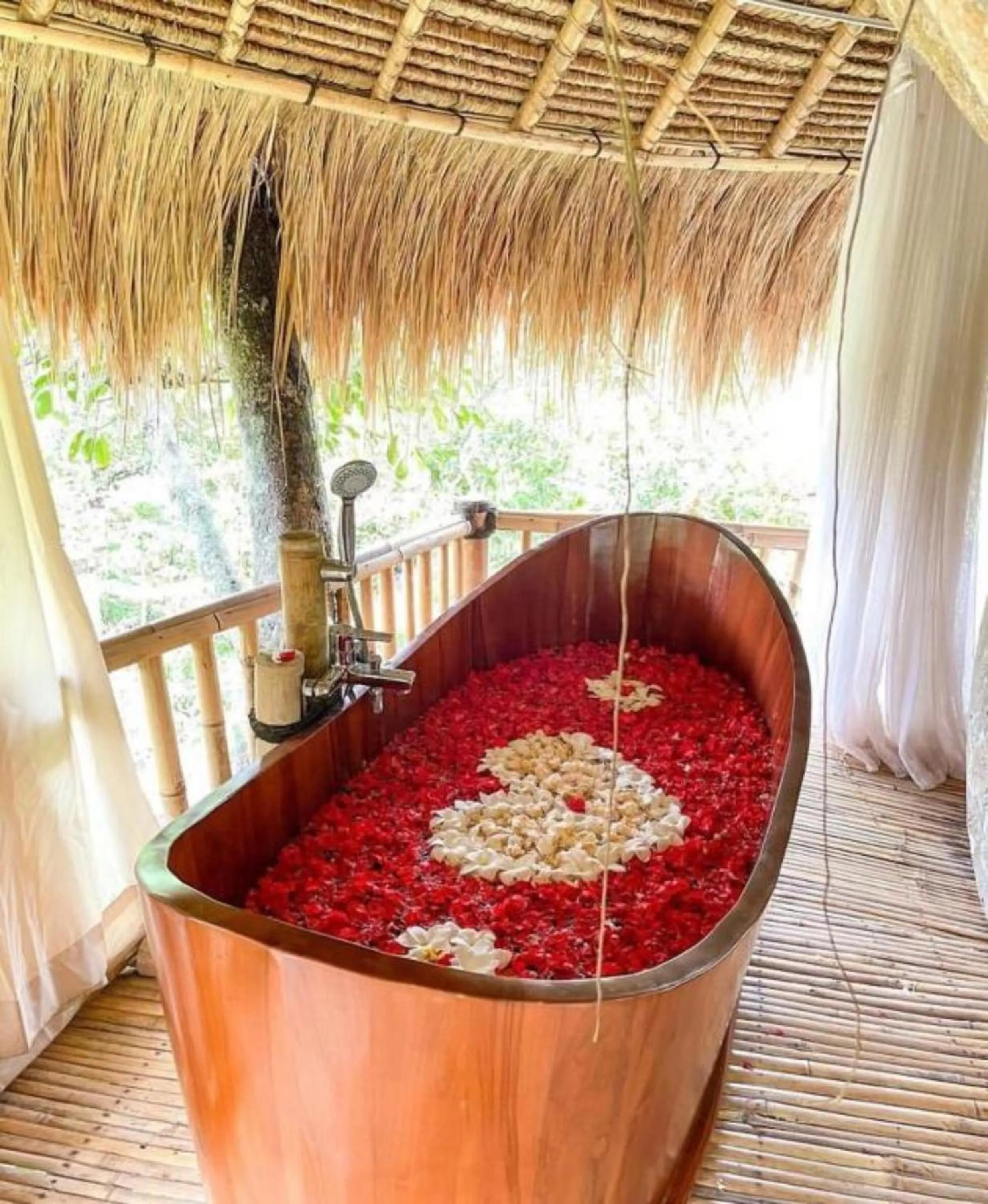 Bath in Bila Penida Resort & Farm