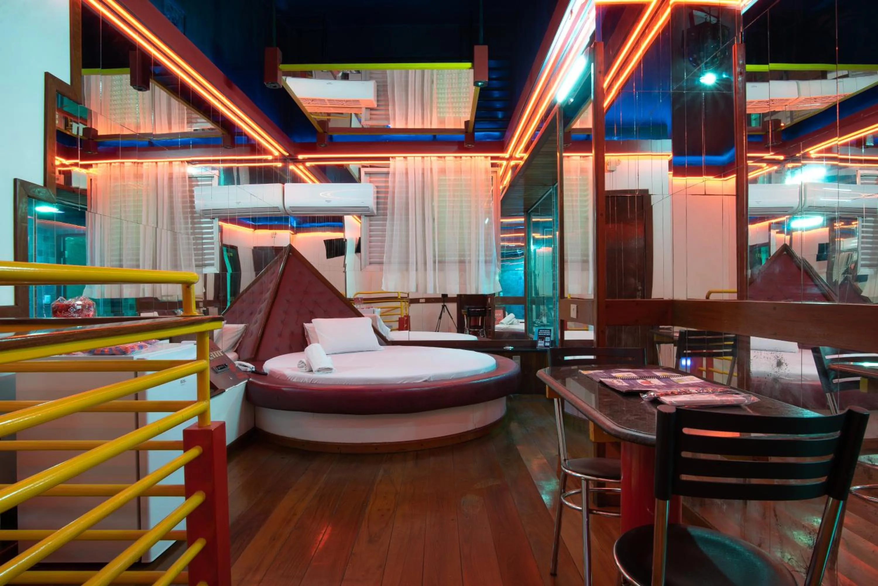 Photo of the whole room, Bed in Motel Fantasy 5