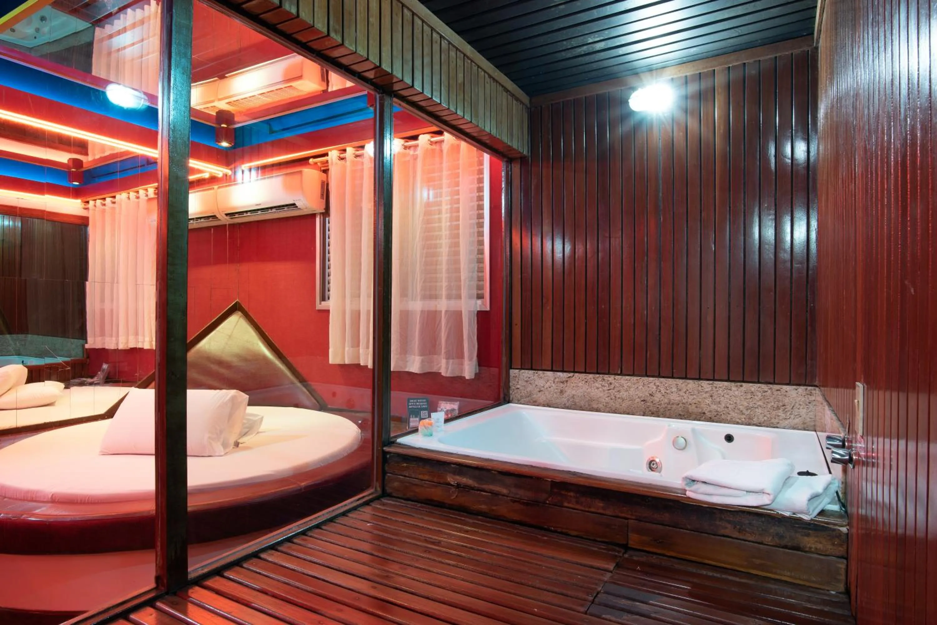 Hot Tub, Bed in Motel Fantasy 5
