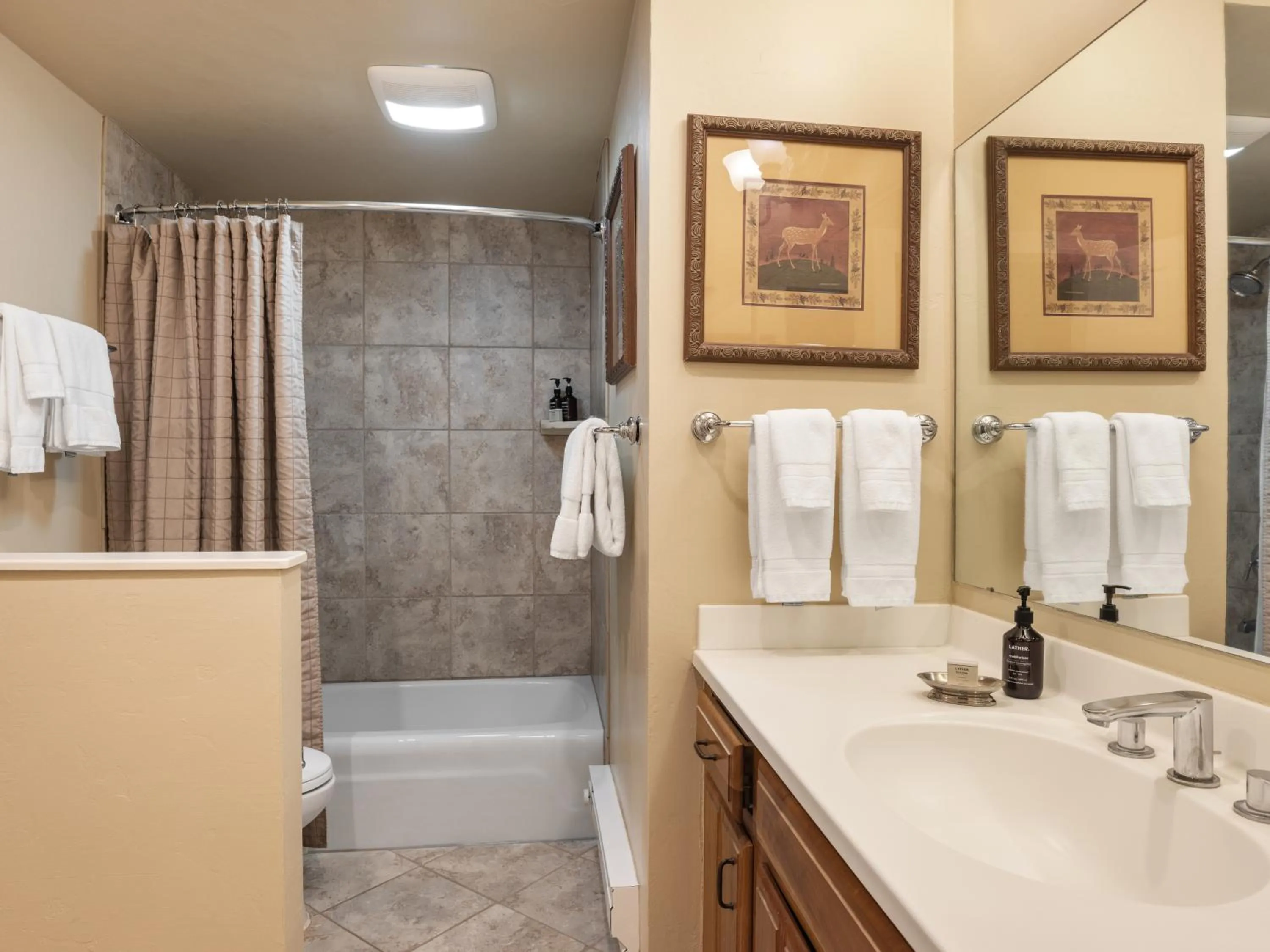 Bathroom in Montaneros in Vail