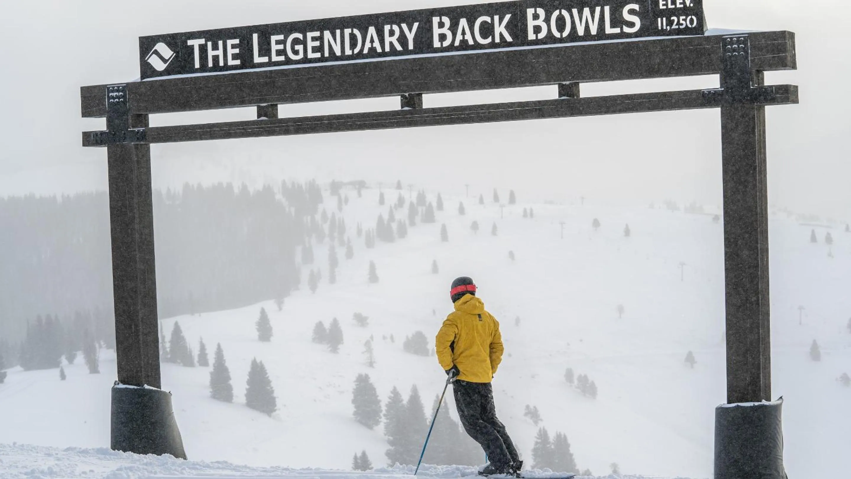 Skiing in Montaneros in Vail