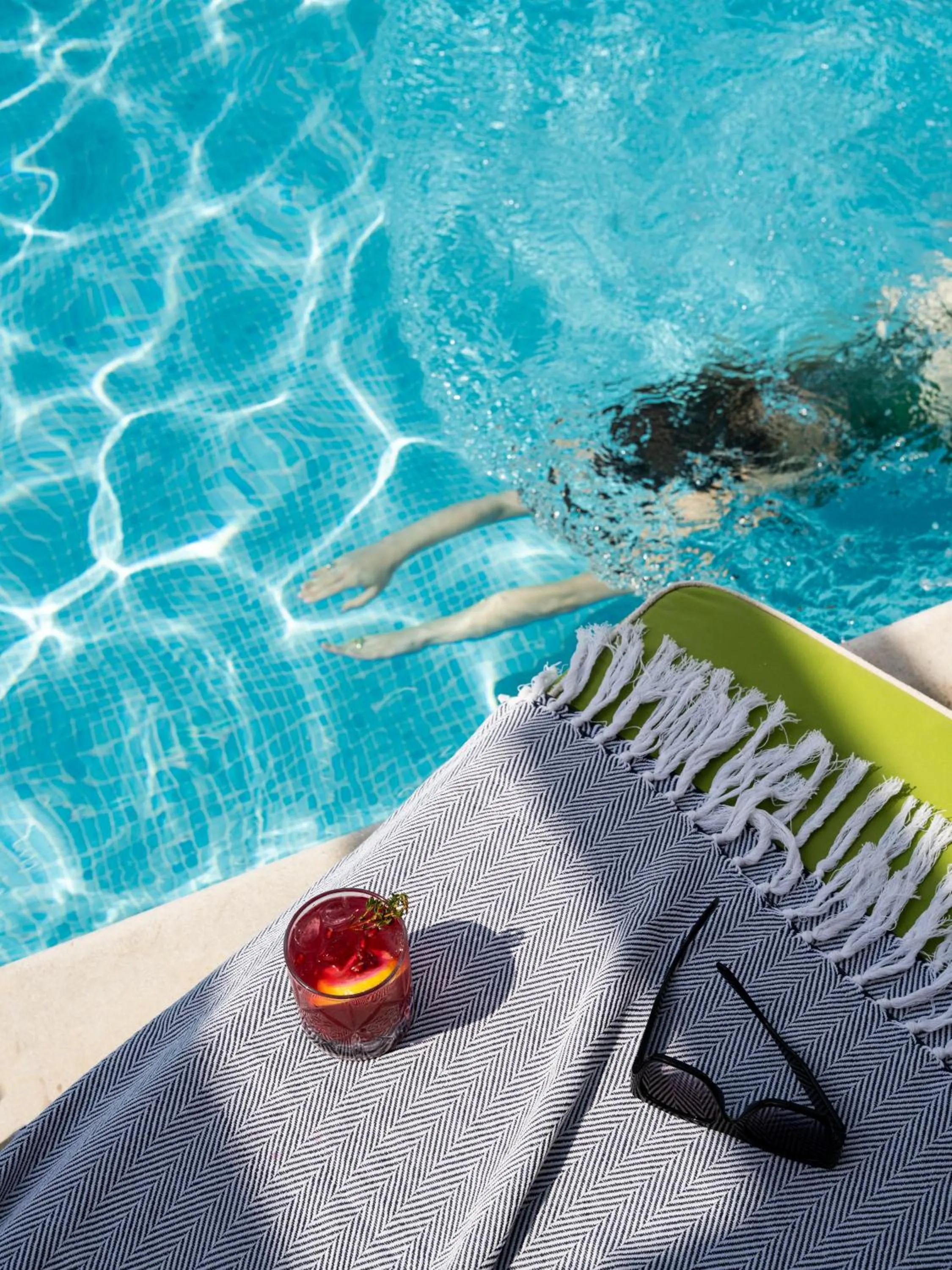 Swimming pool in Mercure Grand Hotel Seef - All Suites