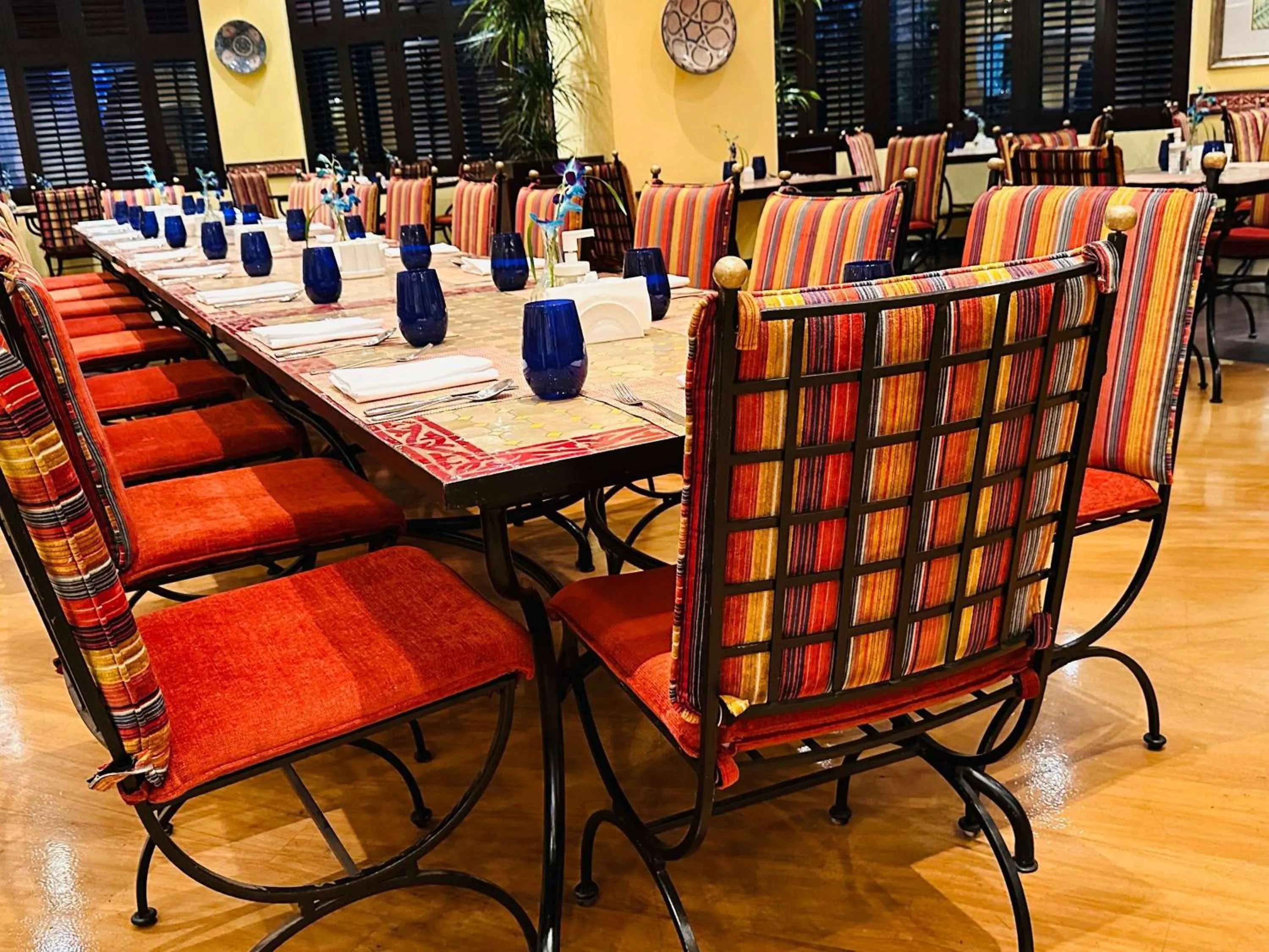 Restaurant/places to eat in Mercure Grand Hotel Seef - All Suites