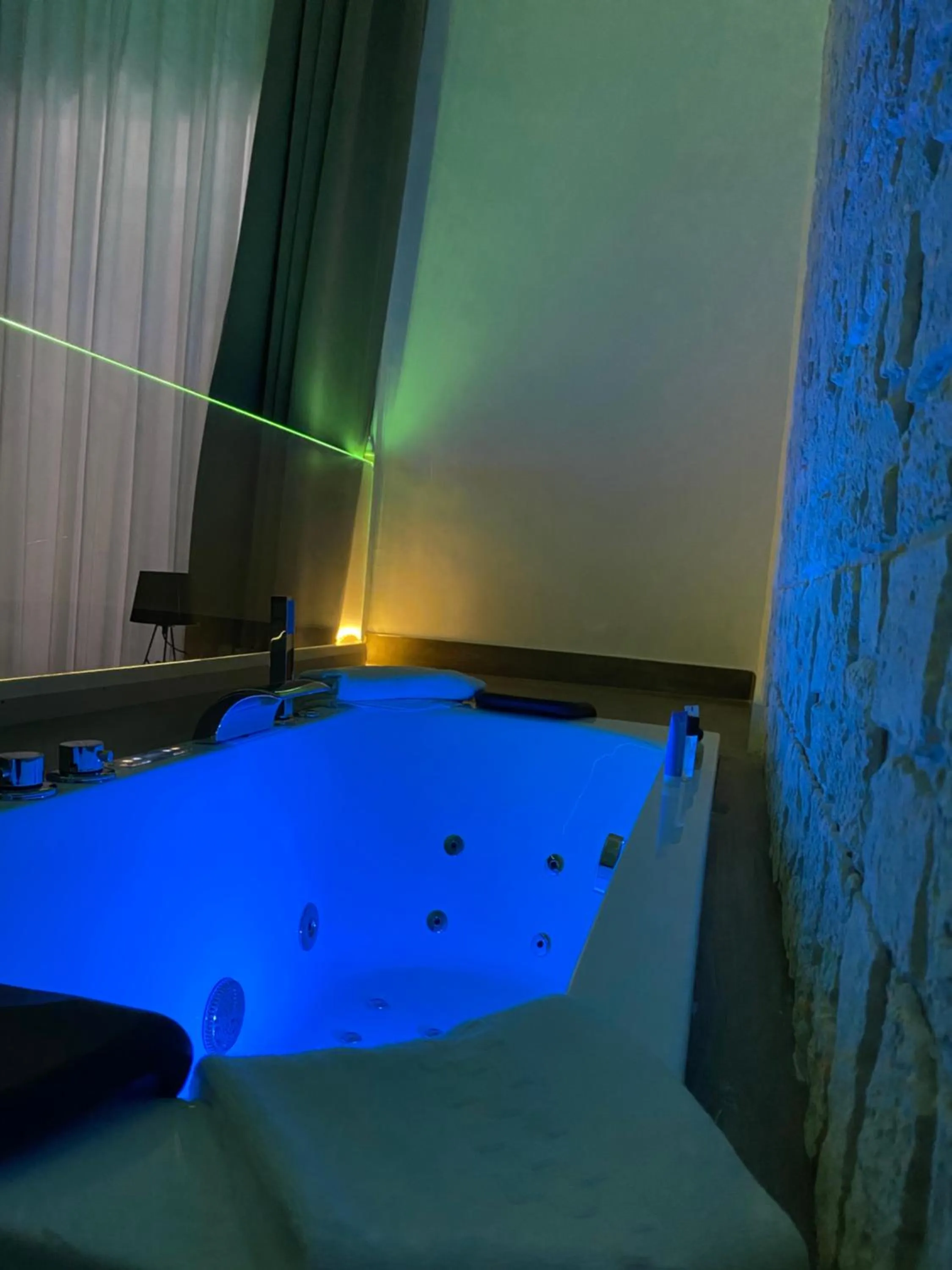 Bath in Salotto Toledo