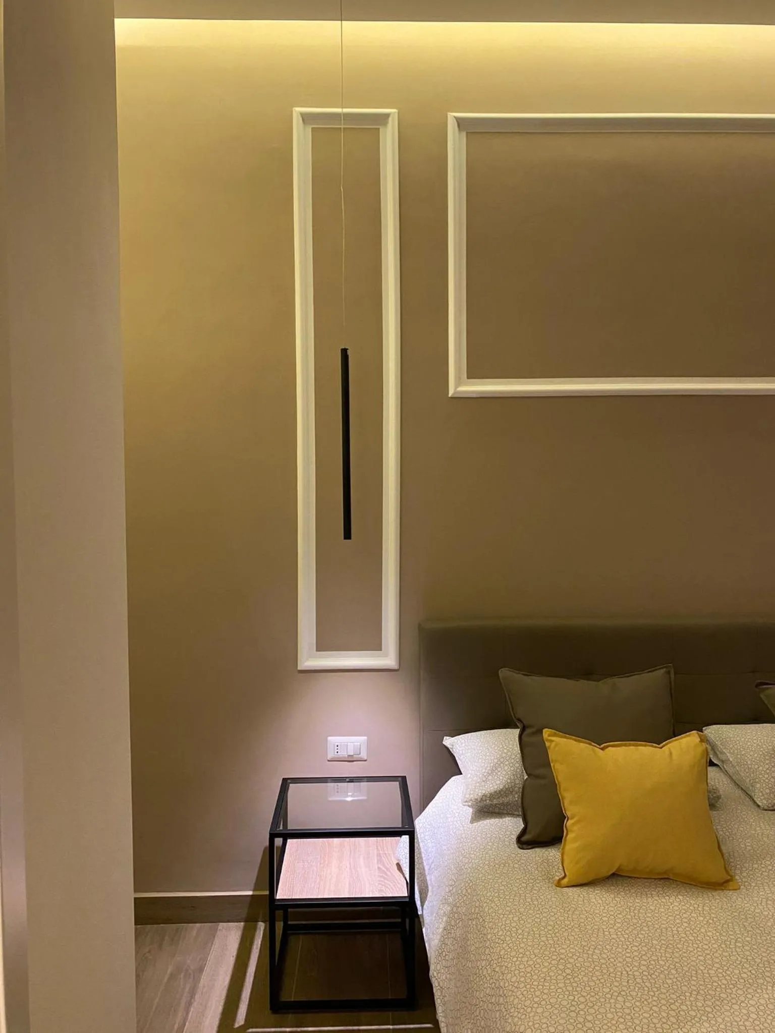 Decorative detail, Bed in Salotto Toledo