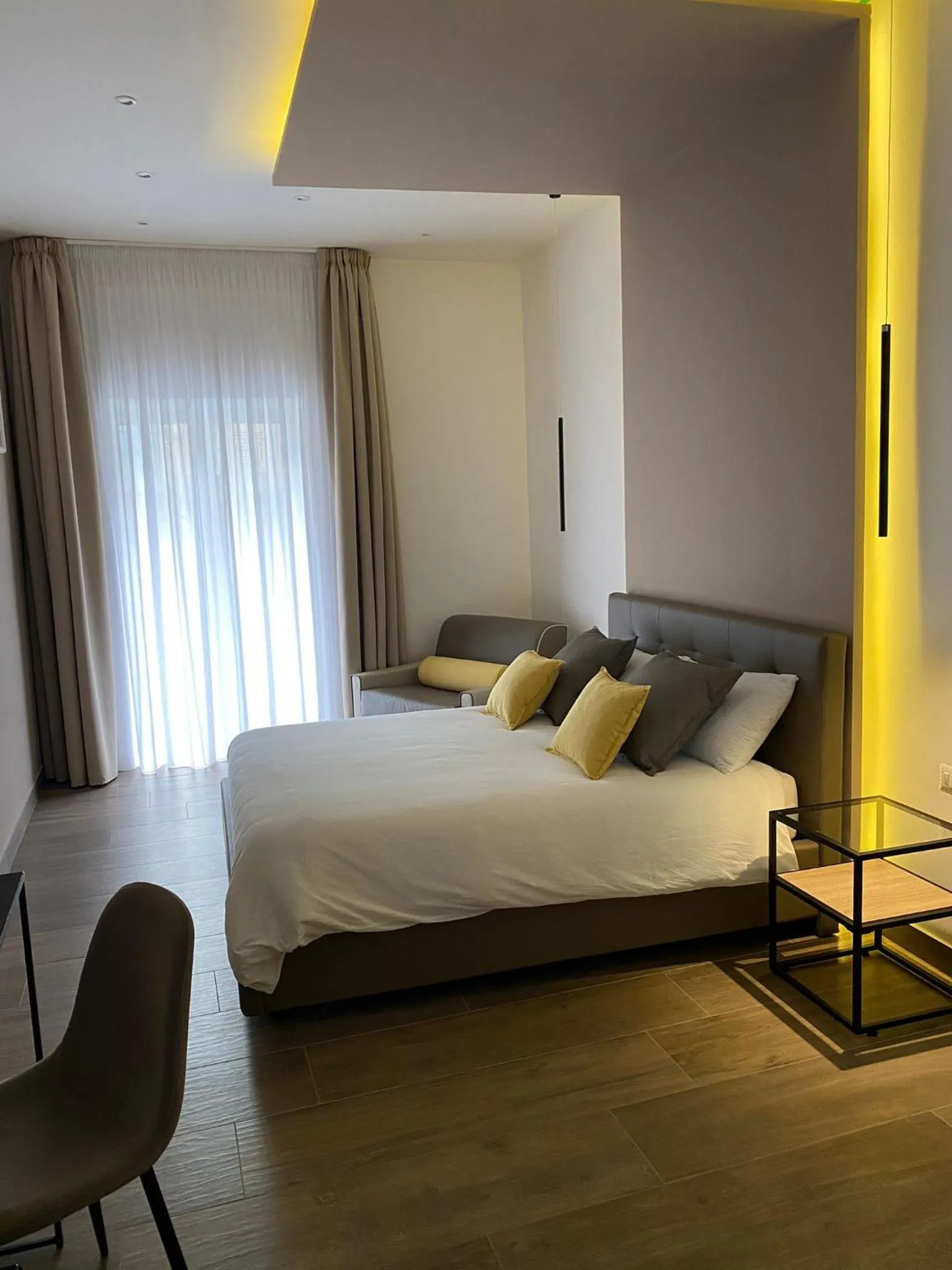 Photo of the whole room, Bed in Salotto Toledo