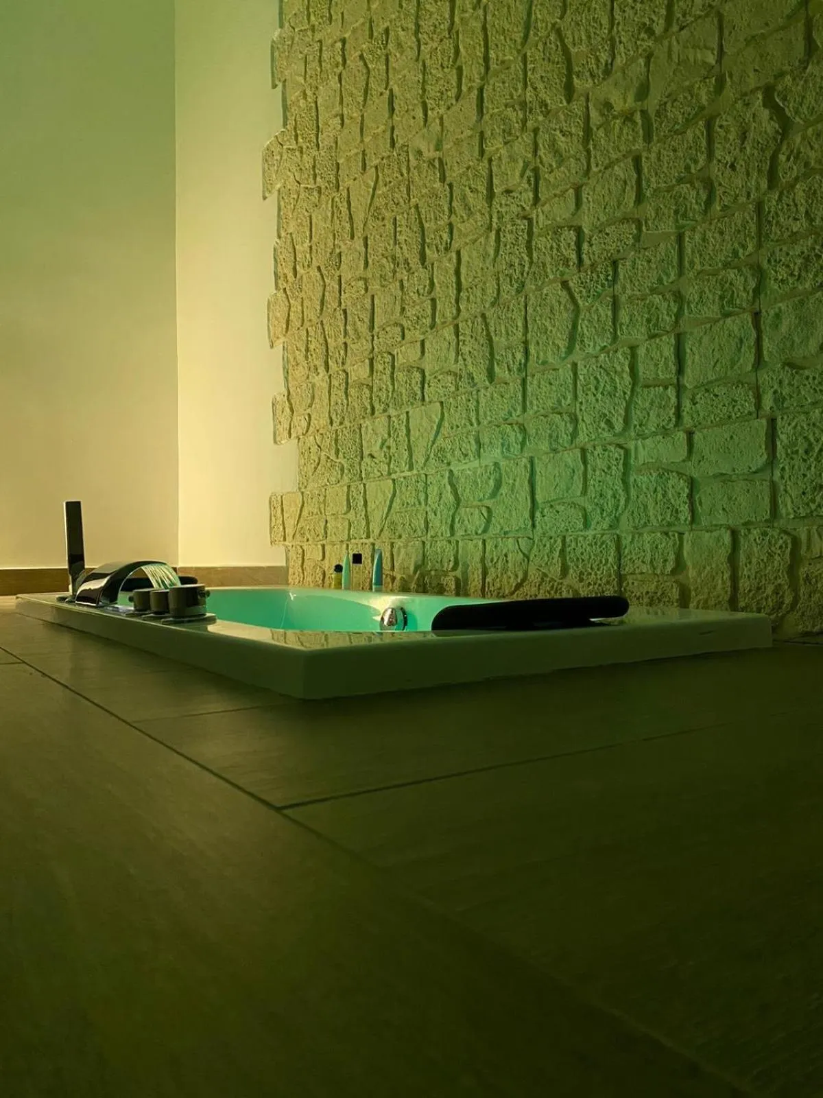 Bath in Salotto Toledo