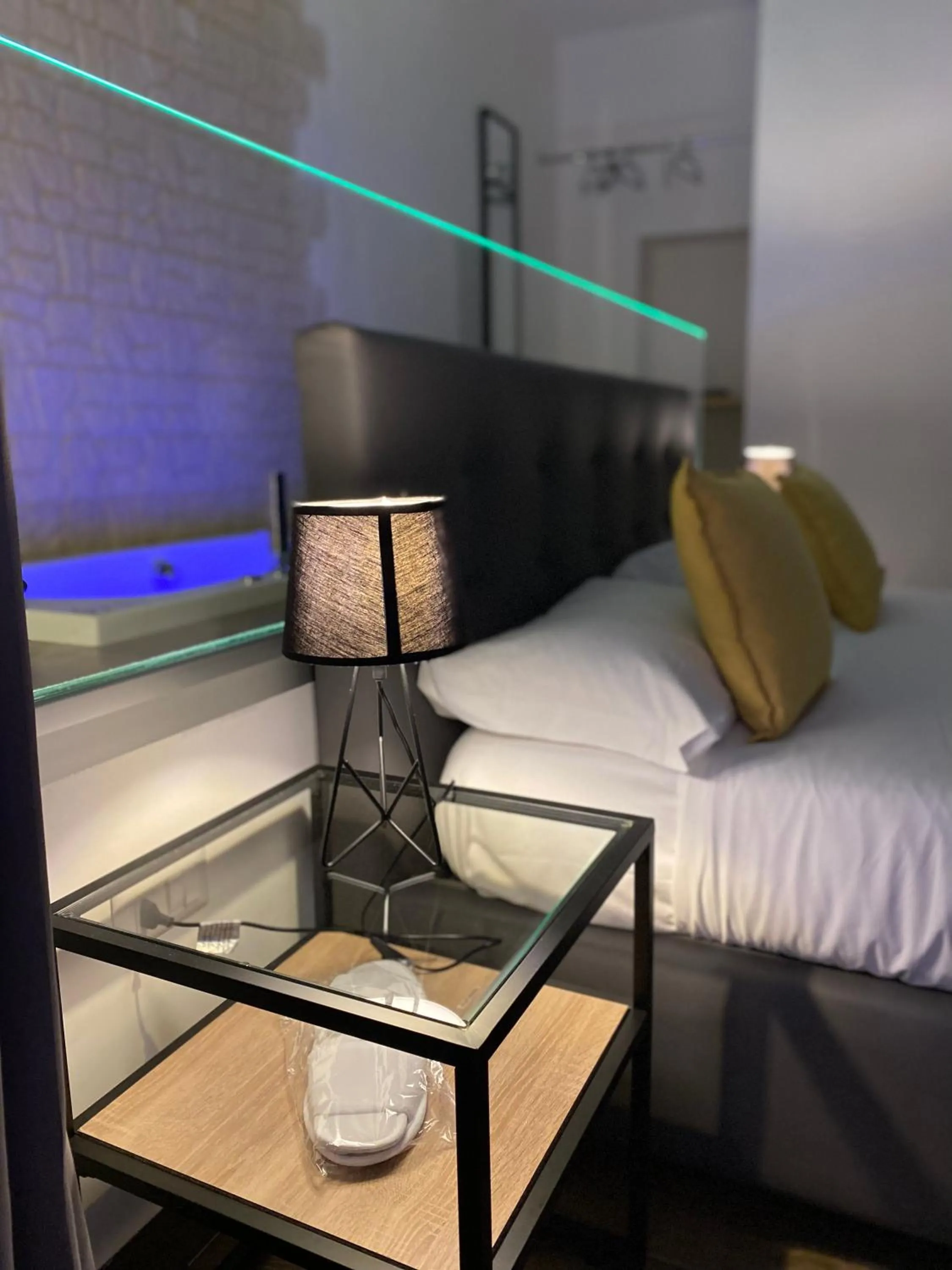 Decorative detail, Bed in Salotto Toledo