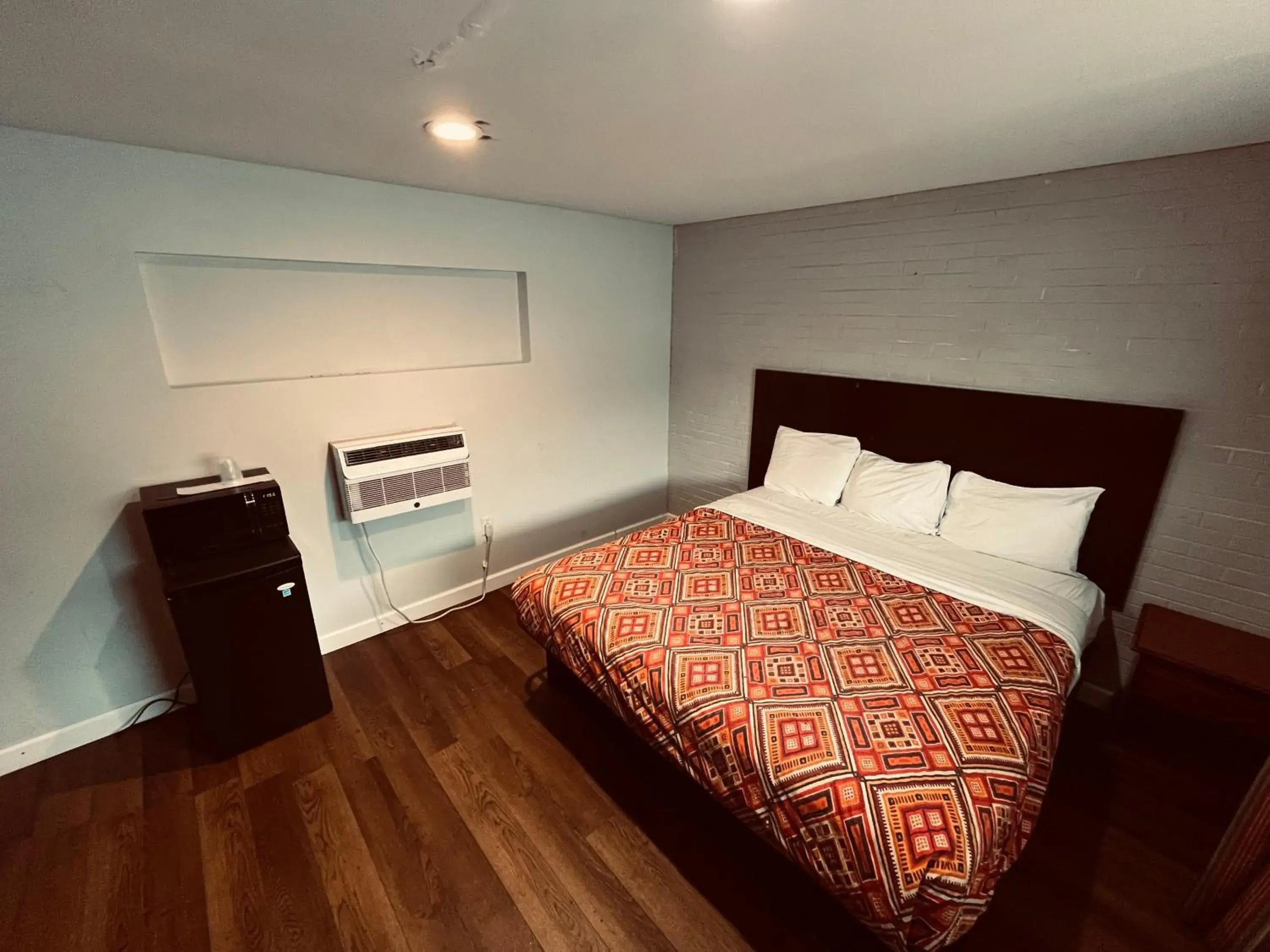 Bedroom, Bed in Richmond Motel Bedroom, Bed in Richmond Motel