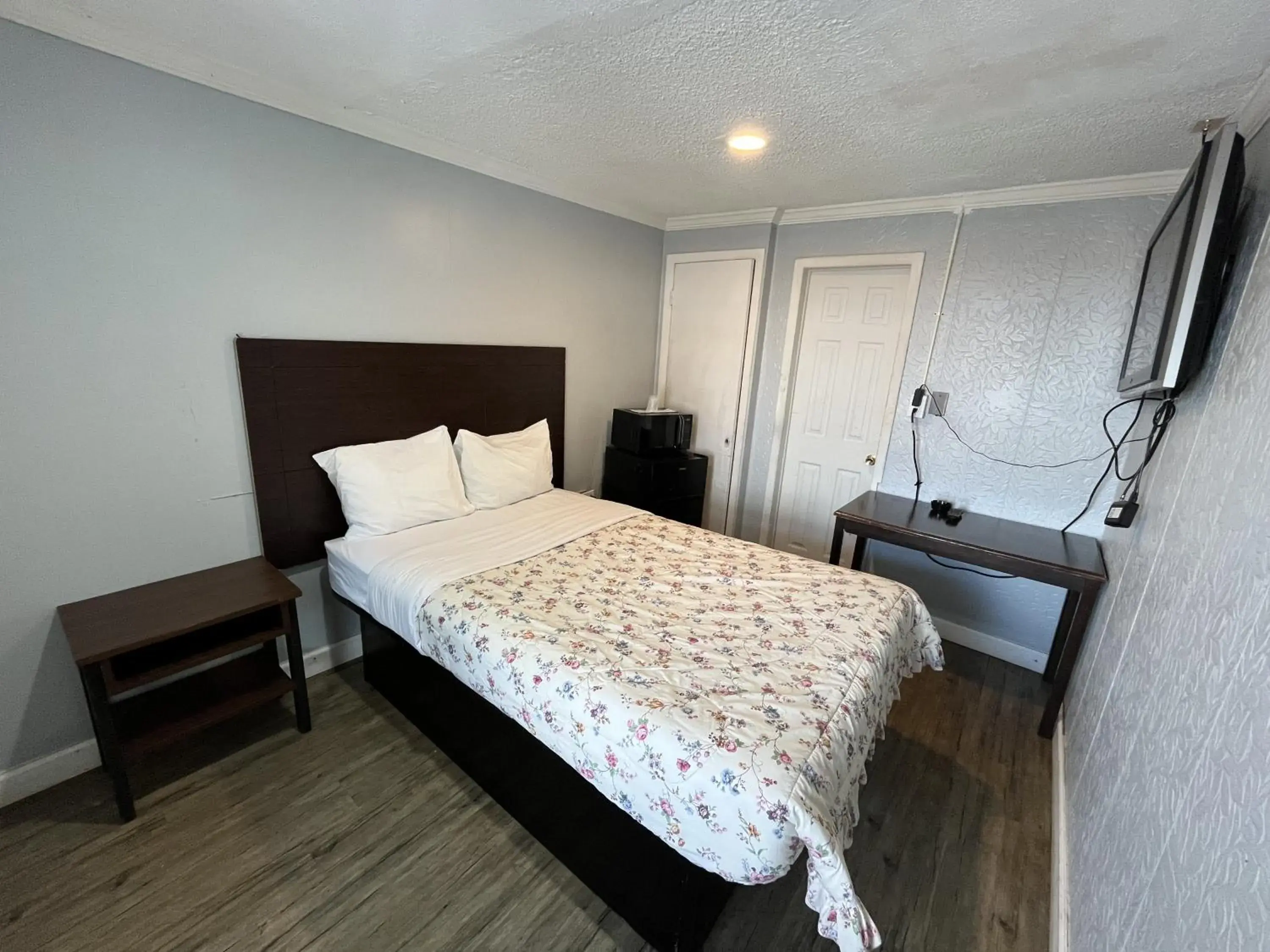 Bedroom, Bed in Richmond Motel Bedroom, Bed in Richmond Motel