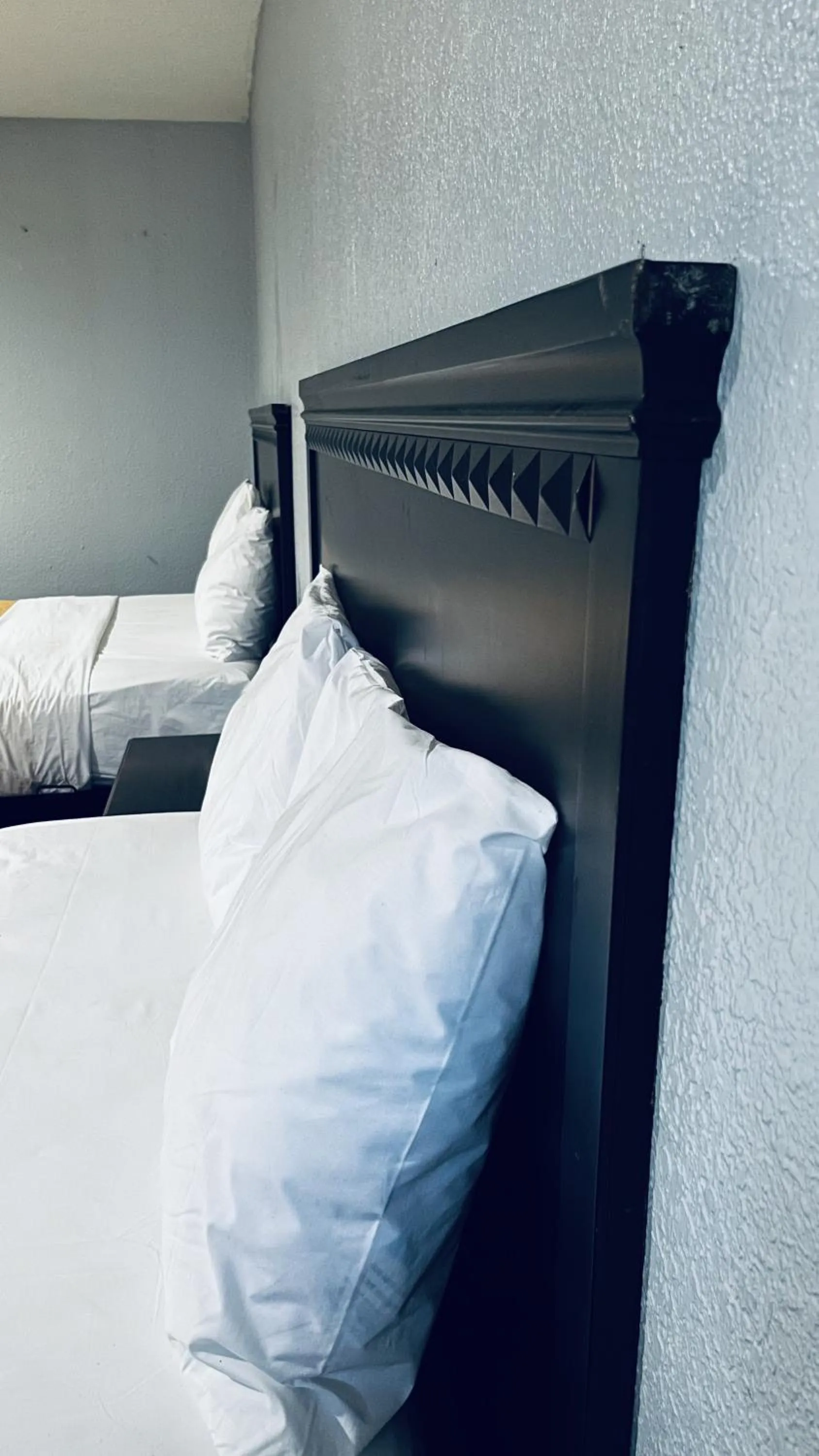 Bedroom, Bed in Richmond Motel