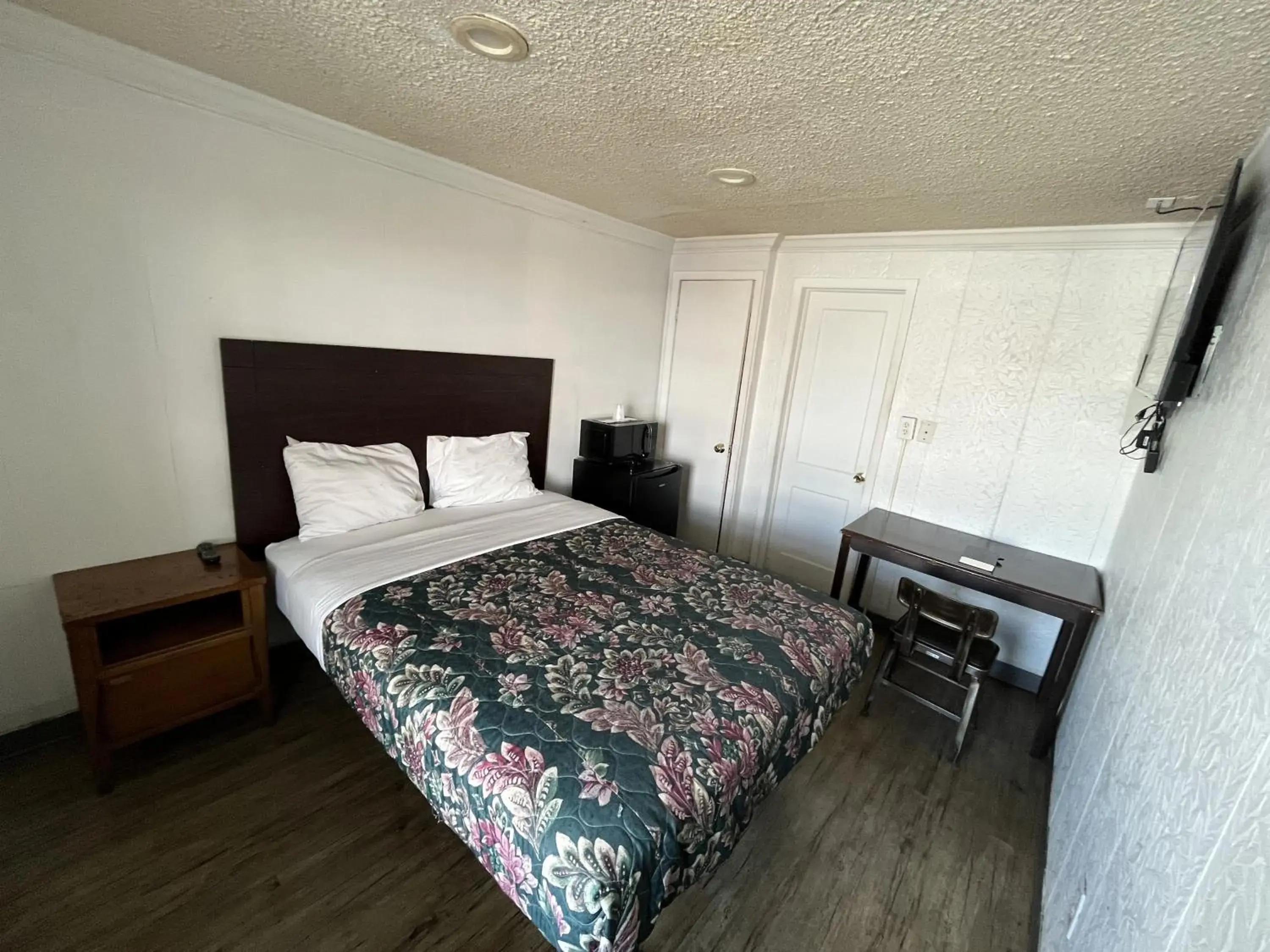 Bedroom, Bed in Richmond Motel Bedroom, Bed in Richmond Motel