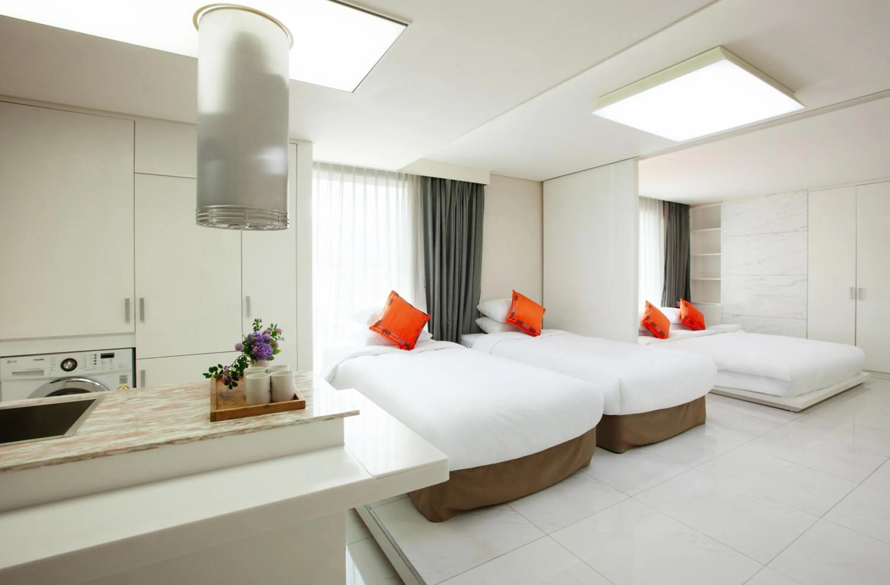 Decorative detail, Bed in Shin Shin Hotel Jeju Ocean