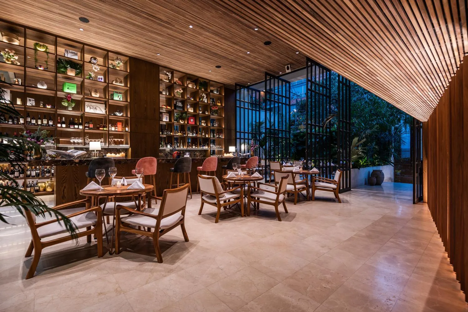 Restaurant/places to eat in Elcielo Hotel Luxury Medellin