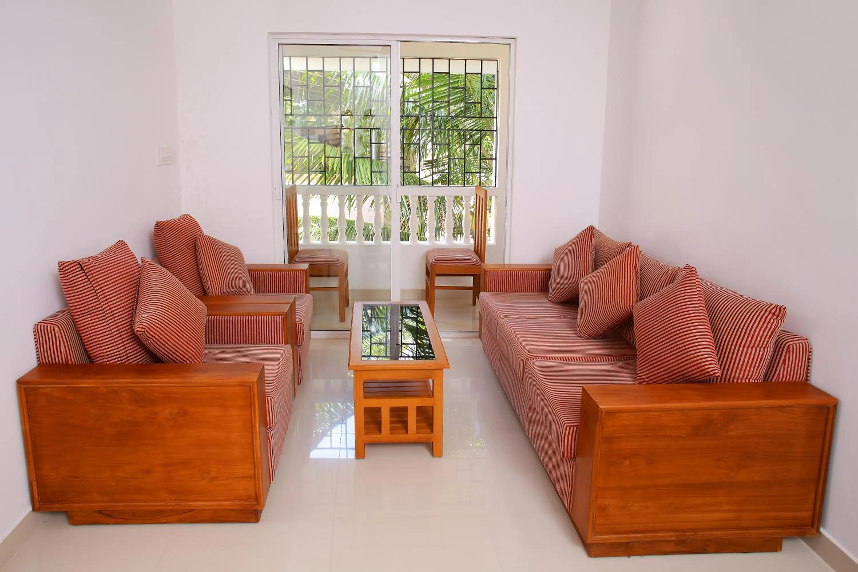 Living room in Phils' Residency & Banquets