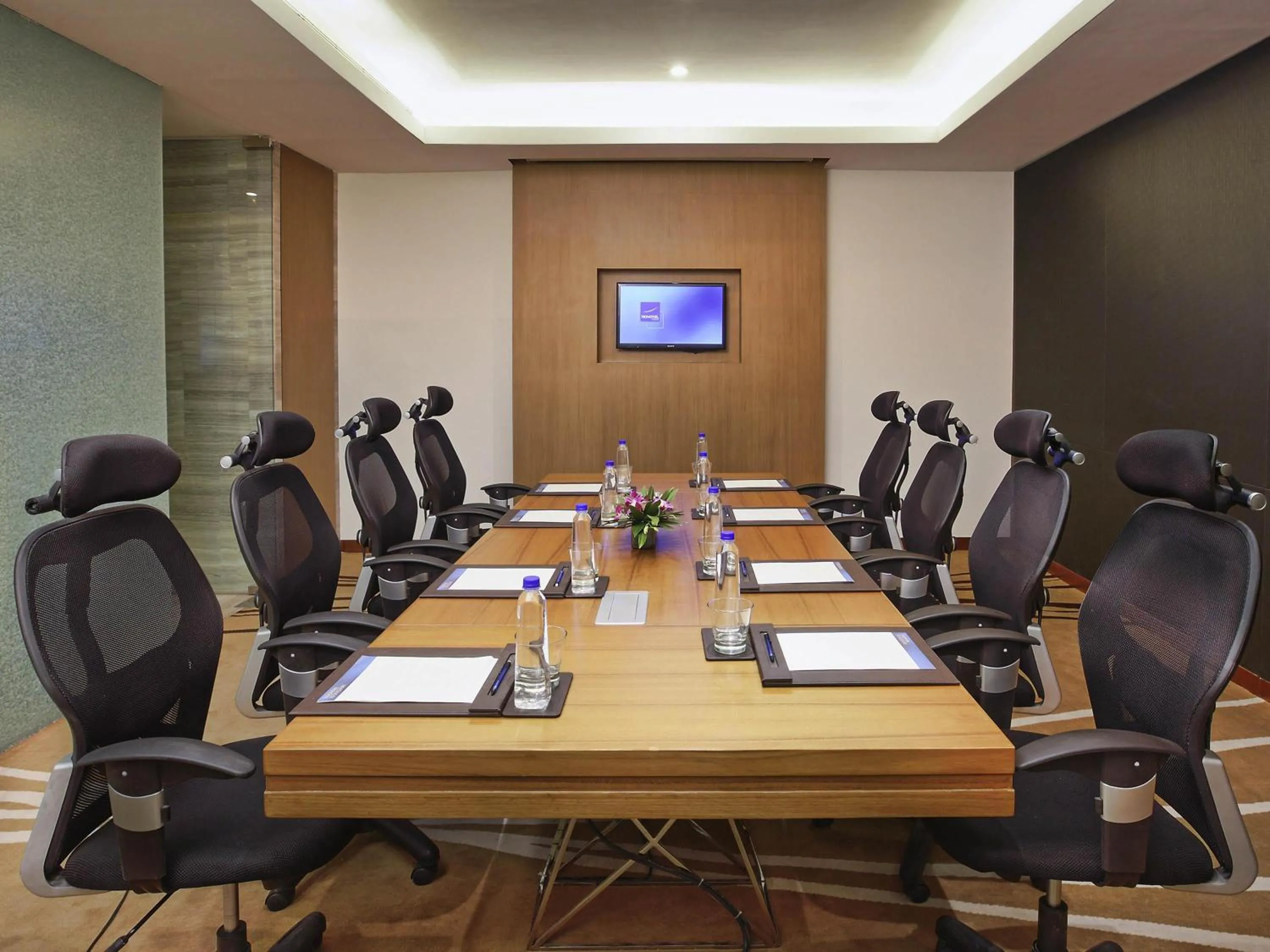 Meeting/conference room in Novotel Ahmedabad
