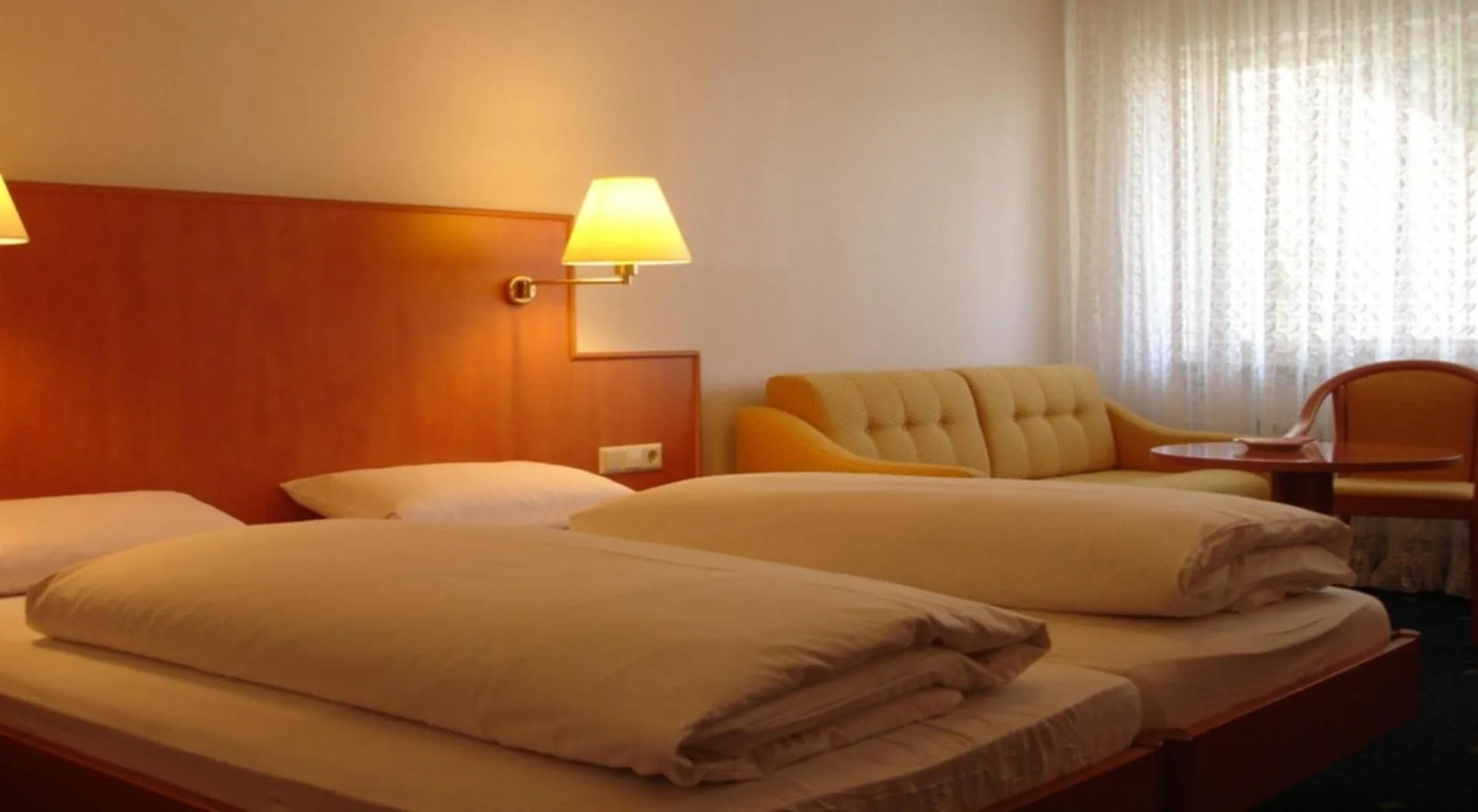 Photo of the whole room, Bed in Hotel Garni Eden