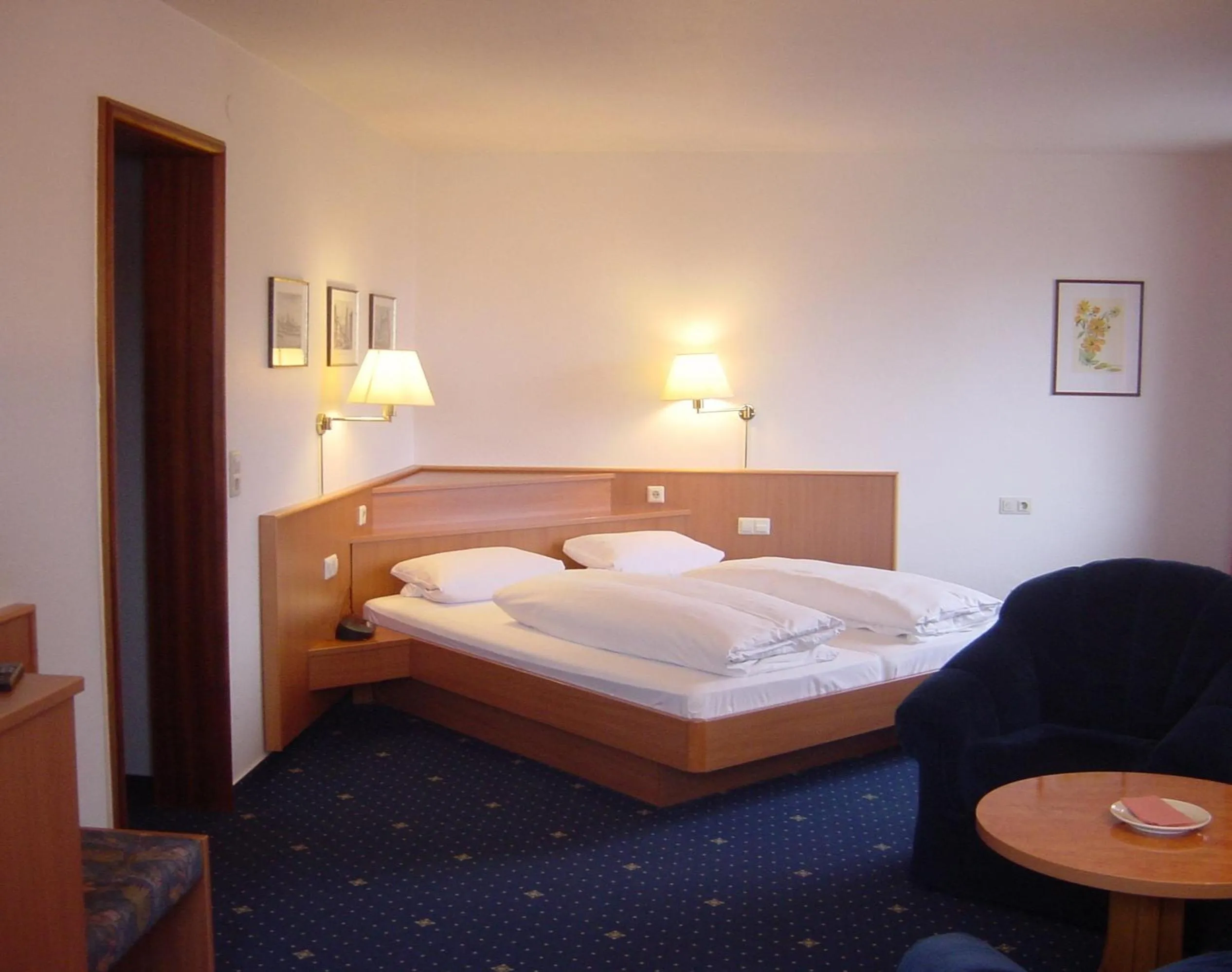 Photo of the whole room, Bed in Hotel Garni Eden
