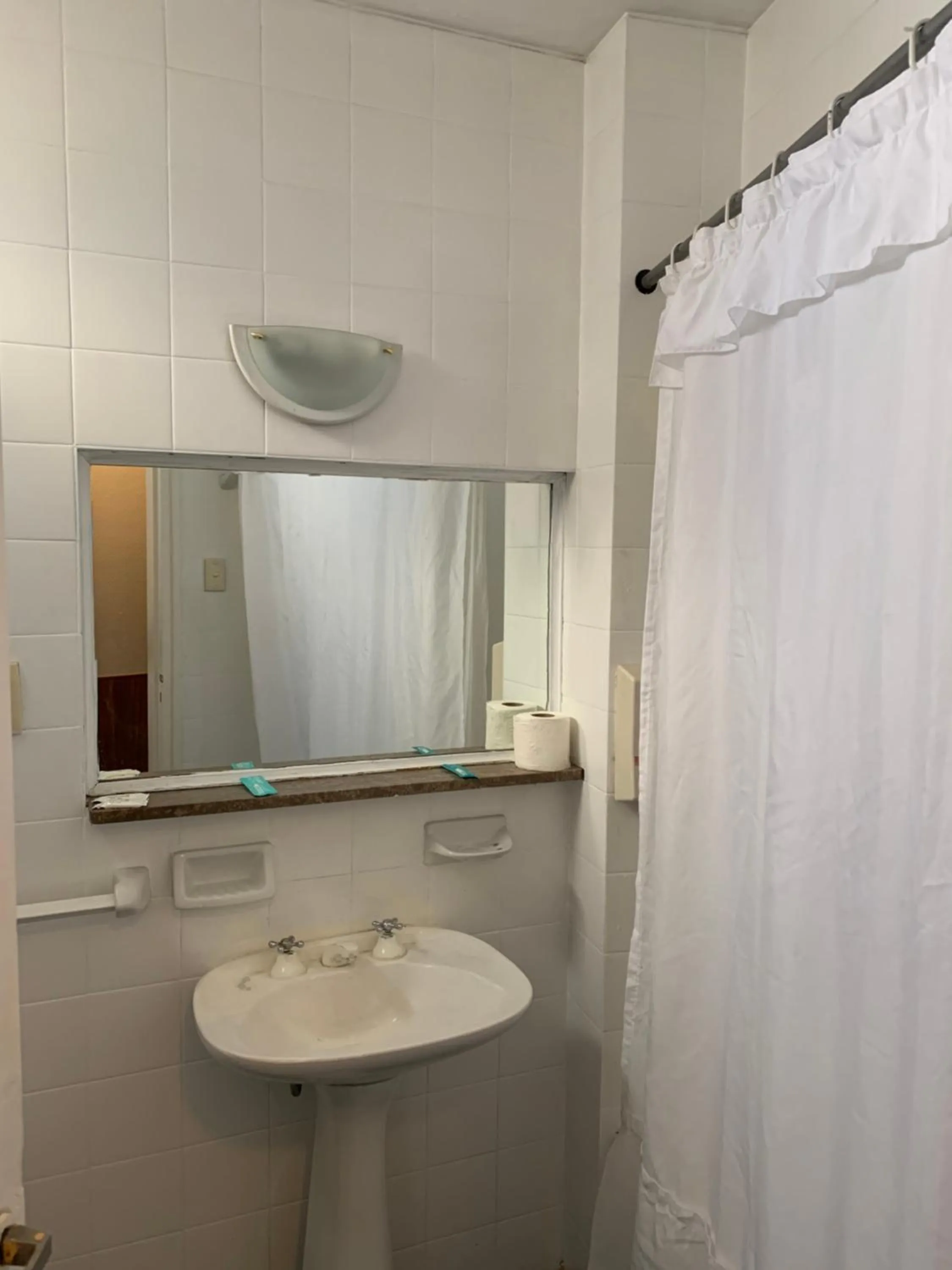 Shower in Palace Hotel Mendoza