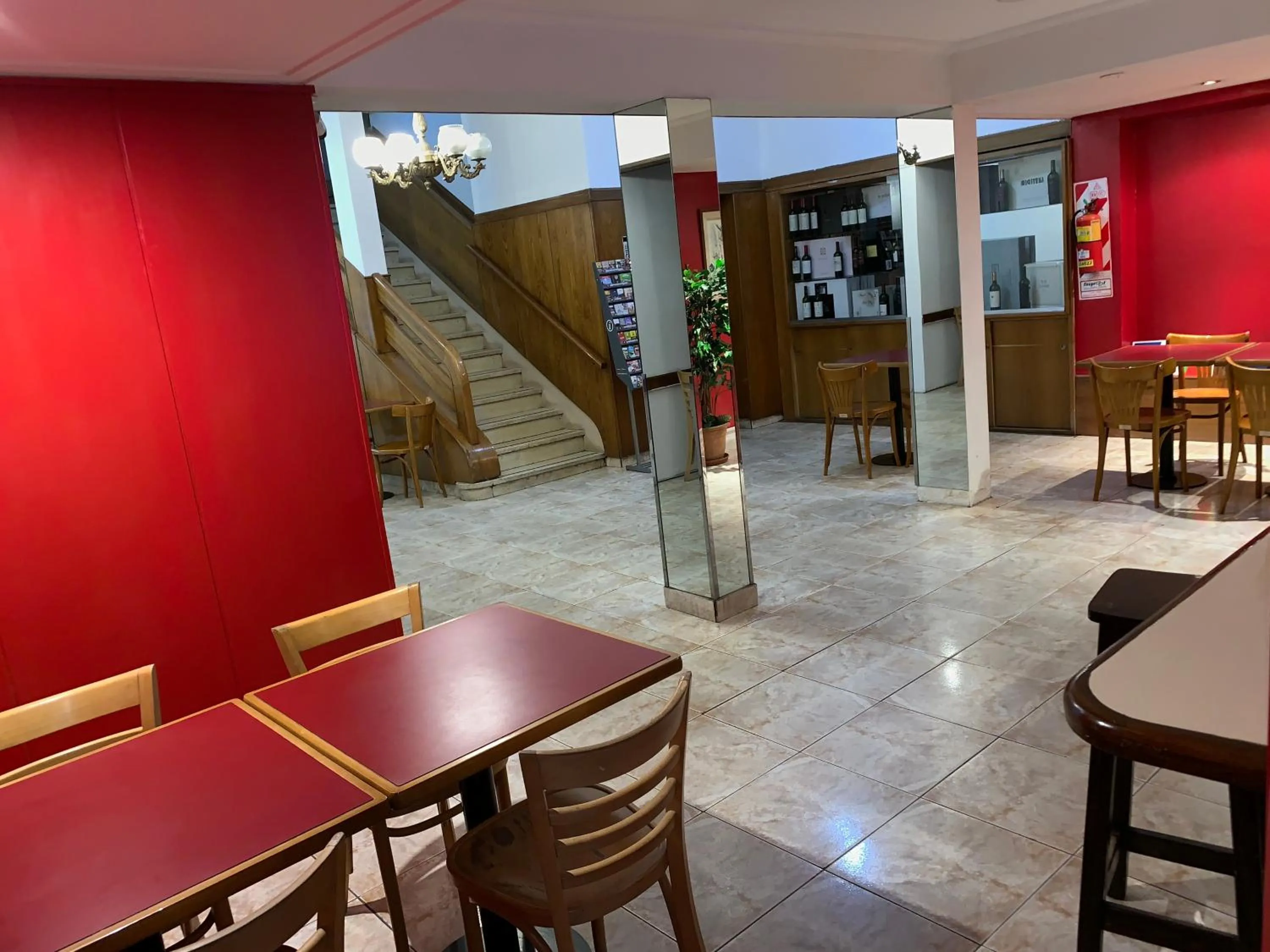 Restaurant/places to eat in Palace Hotel Mendoza