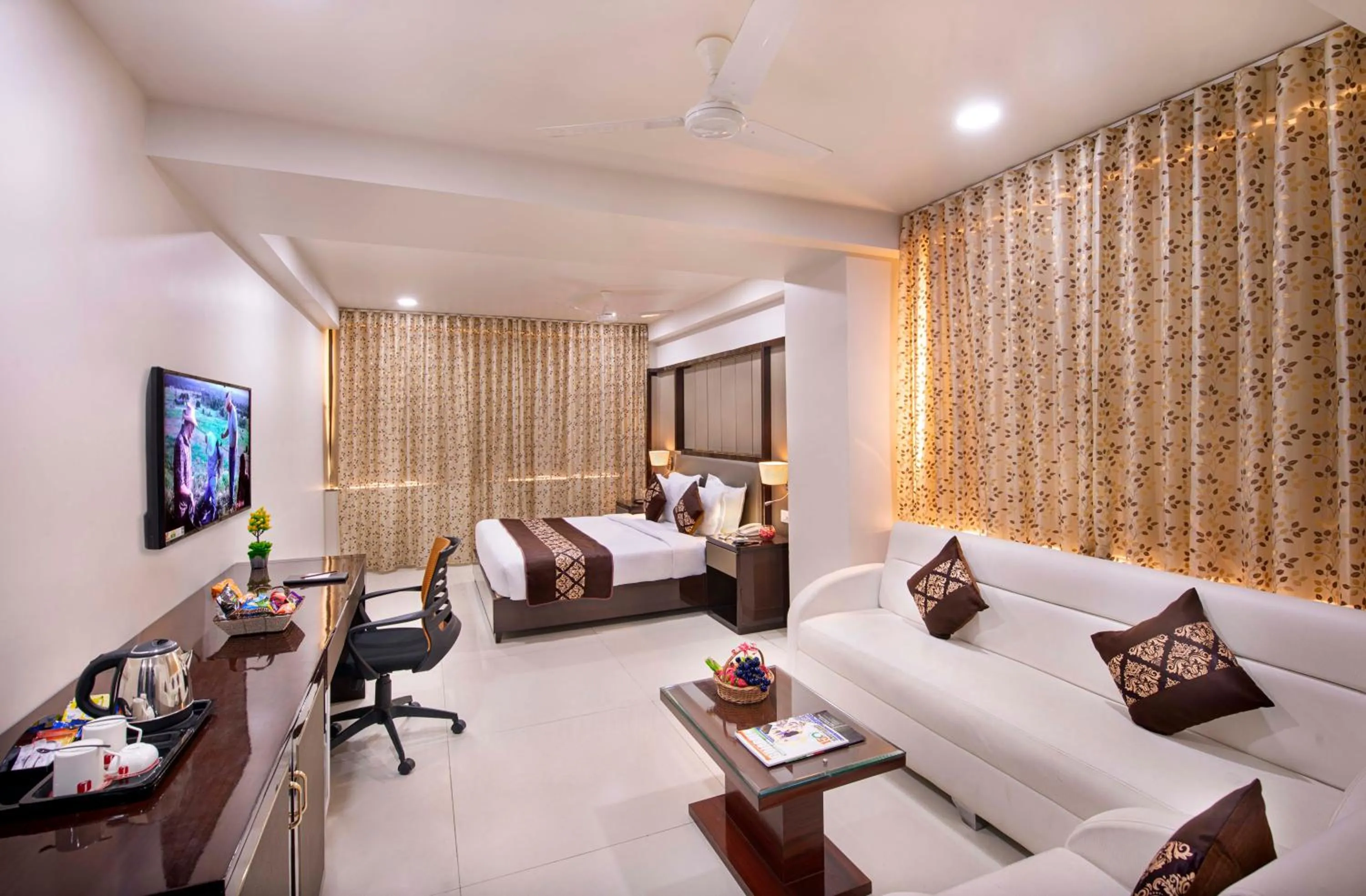 Photo of the whole room, Bed in Lords Inn Porbandar