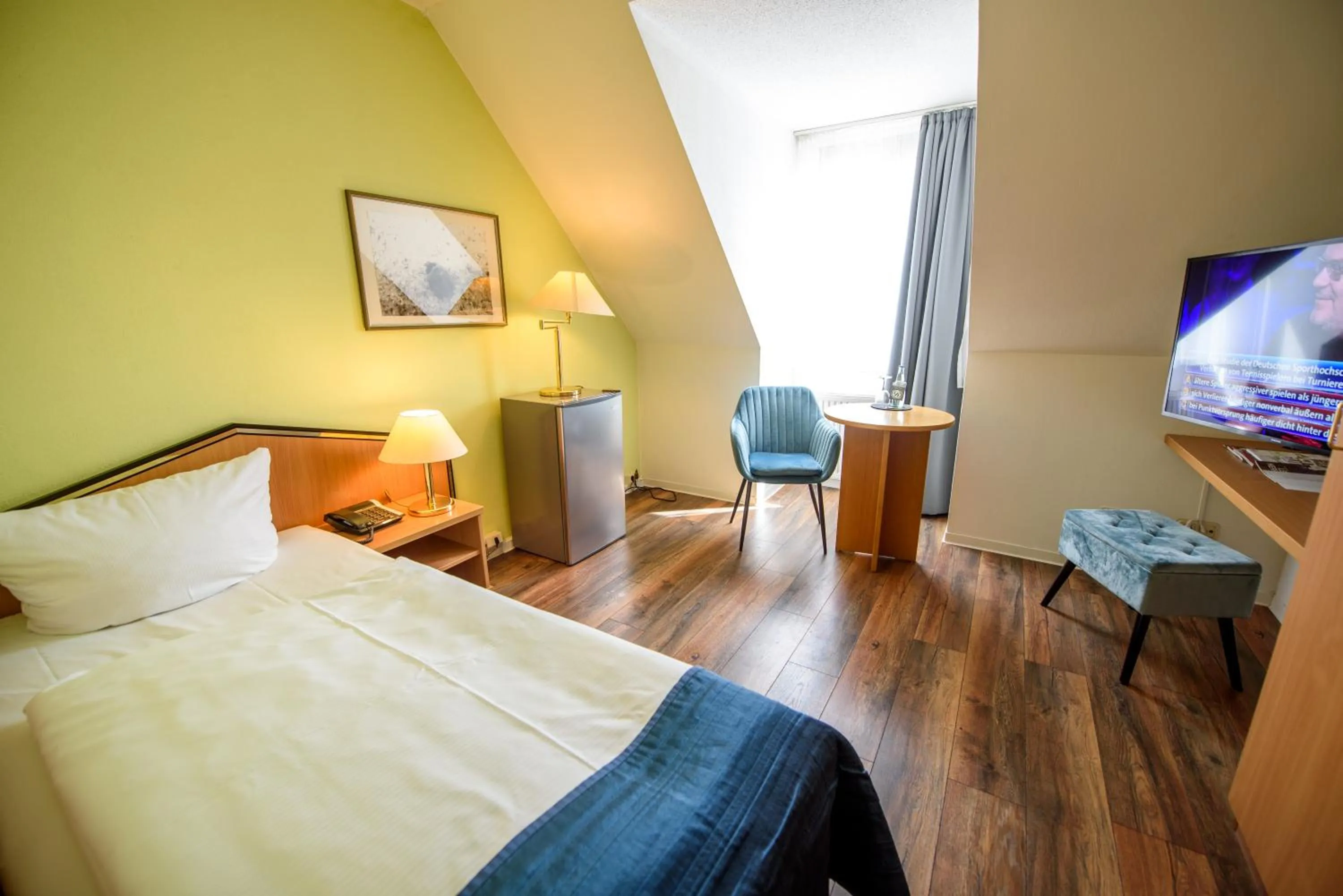 Photo of the whole room, Bed in Residenz Hotel Leipzig