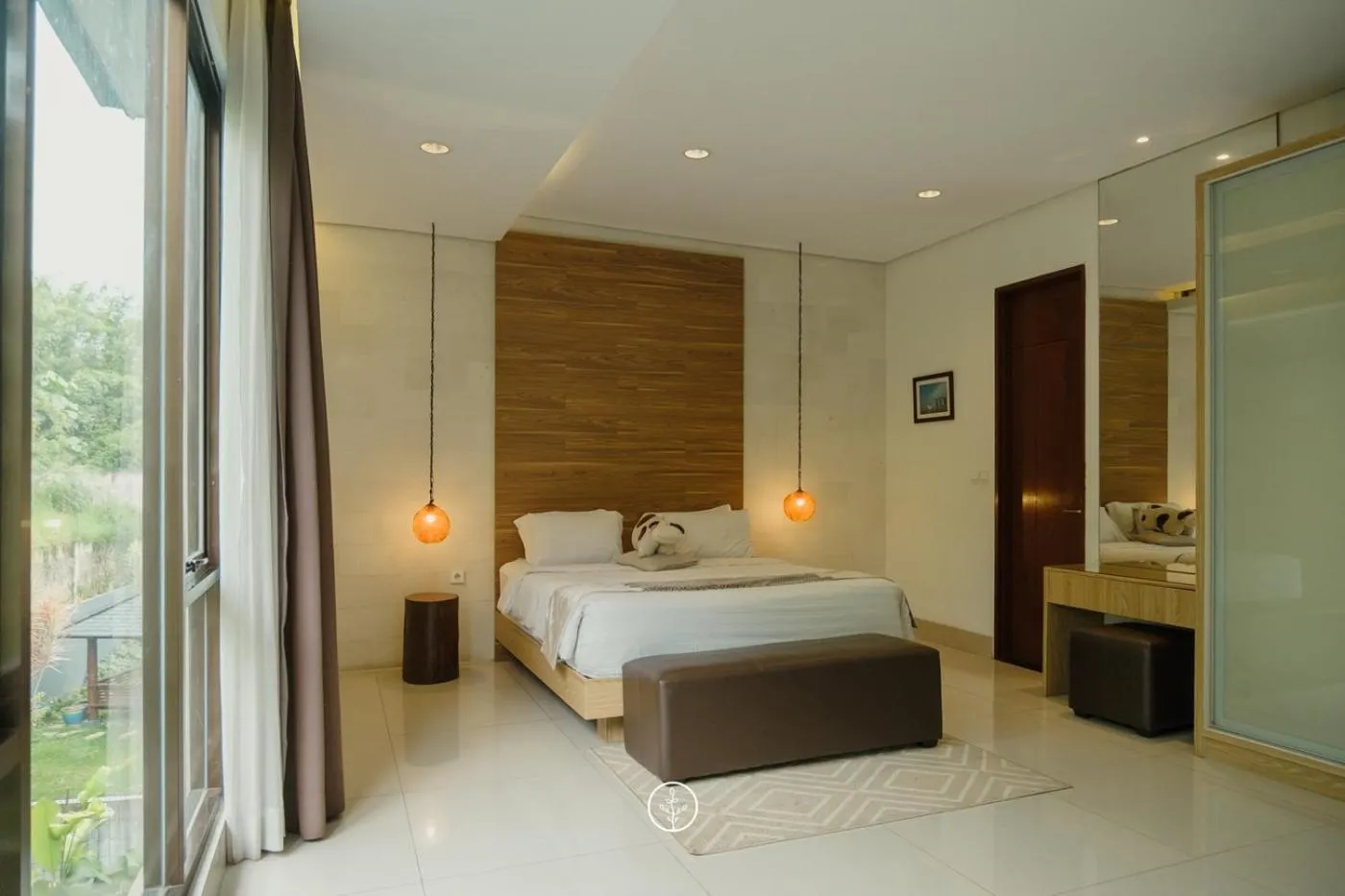 Bed in Oyama City View Villa 4 bedrooms with a private heated swimming pool