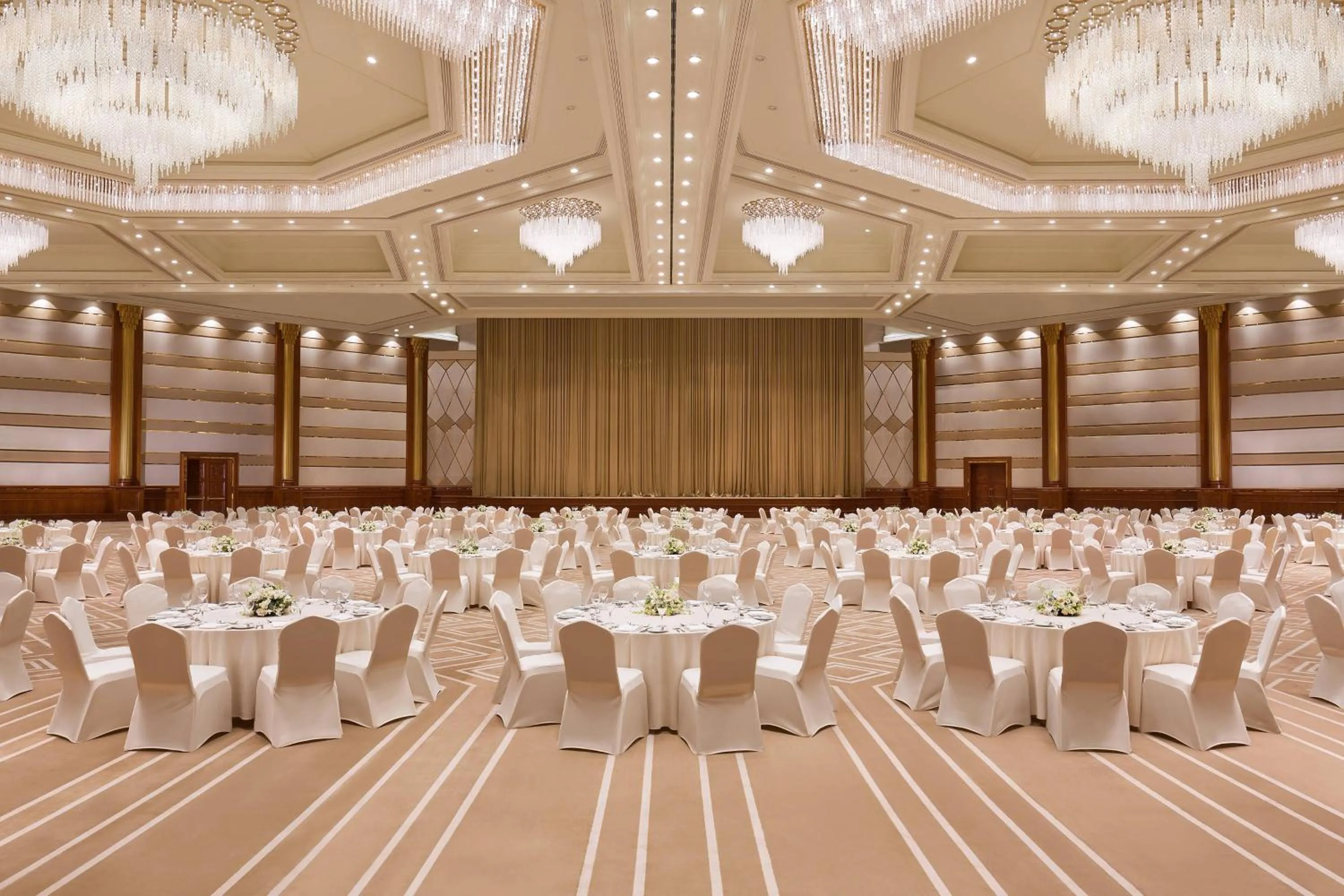 Meeting/conference room in Sheraton Grand Doha Resort & Convention Hotel