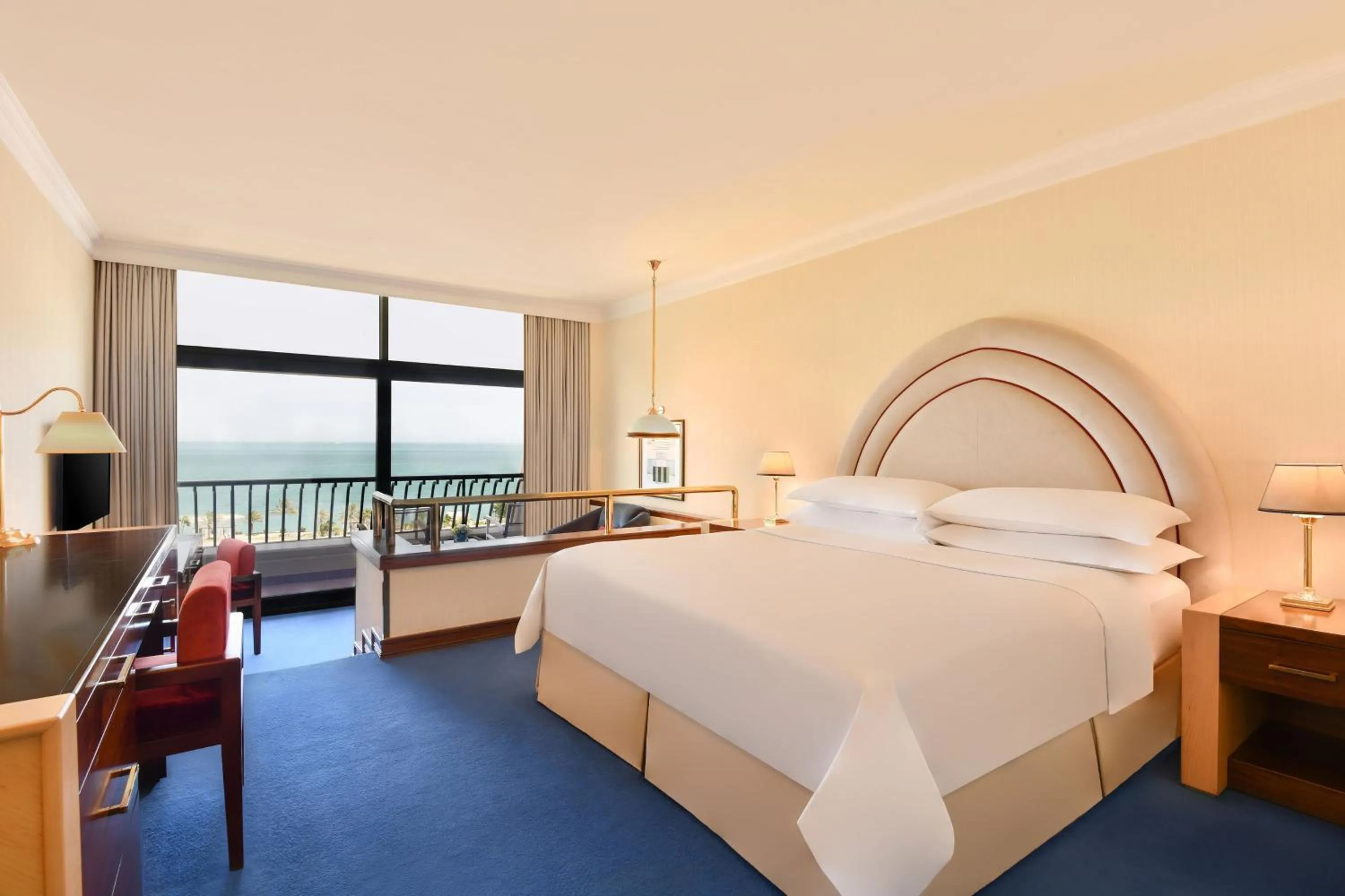 Photo of the whole room, Bed in Sheraton Grand Doha Resort & Convention Hotel