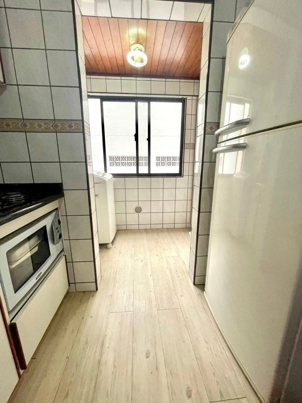 Apto 3 dorm completo - 100m Praia - Meia Praia