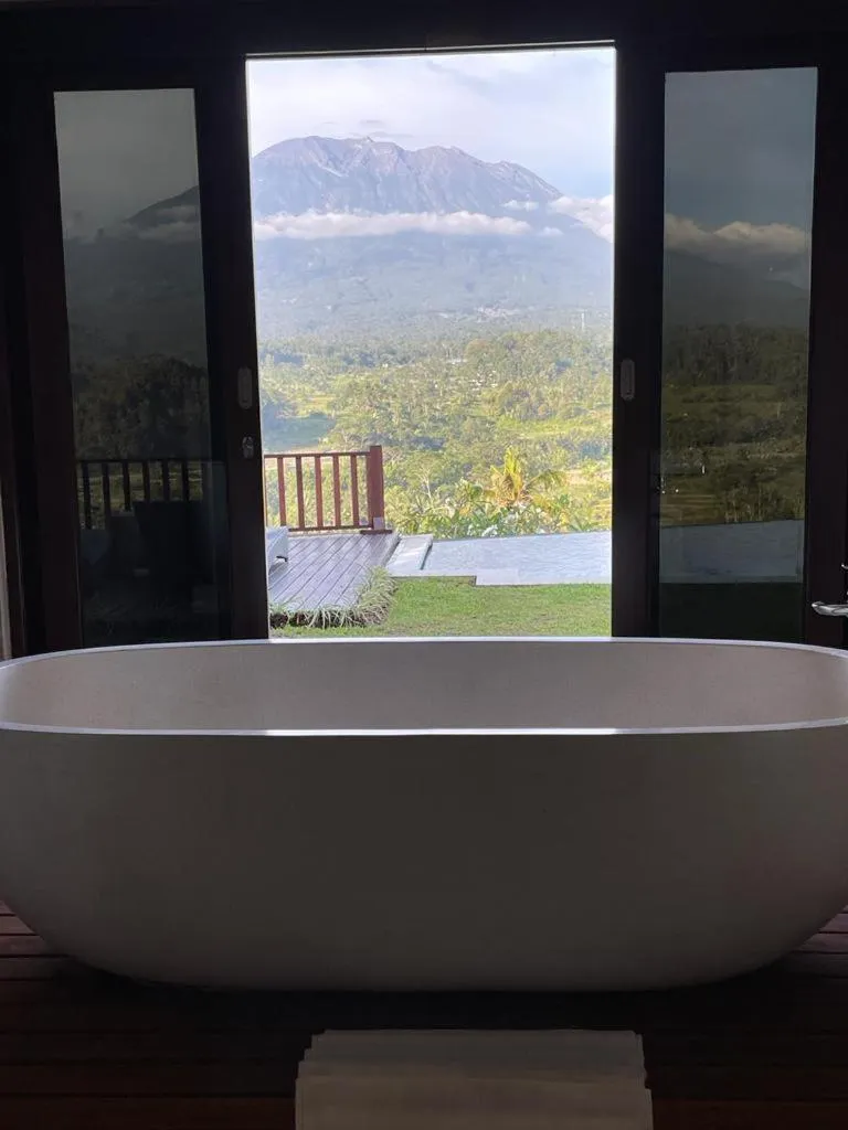 Hot Tub in Patal Kikian Villa