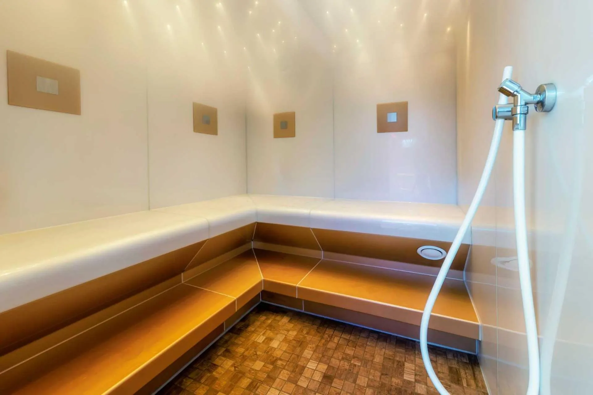 Steam room in Land gut Hotel Hermann