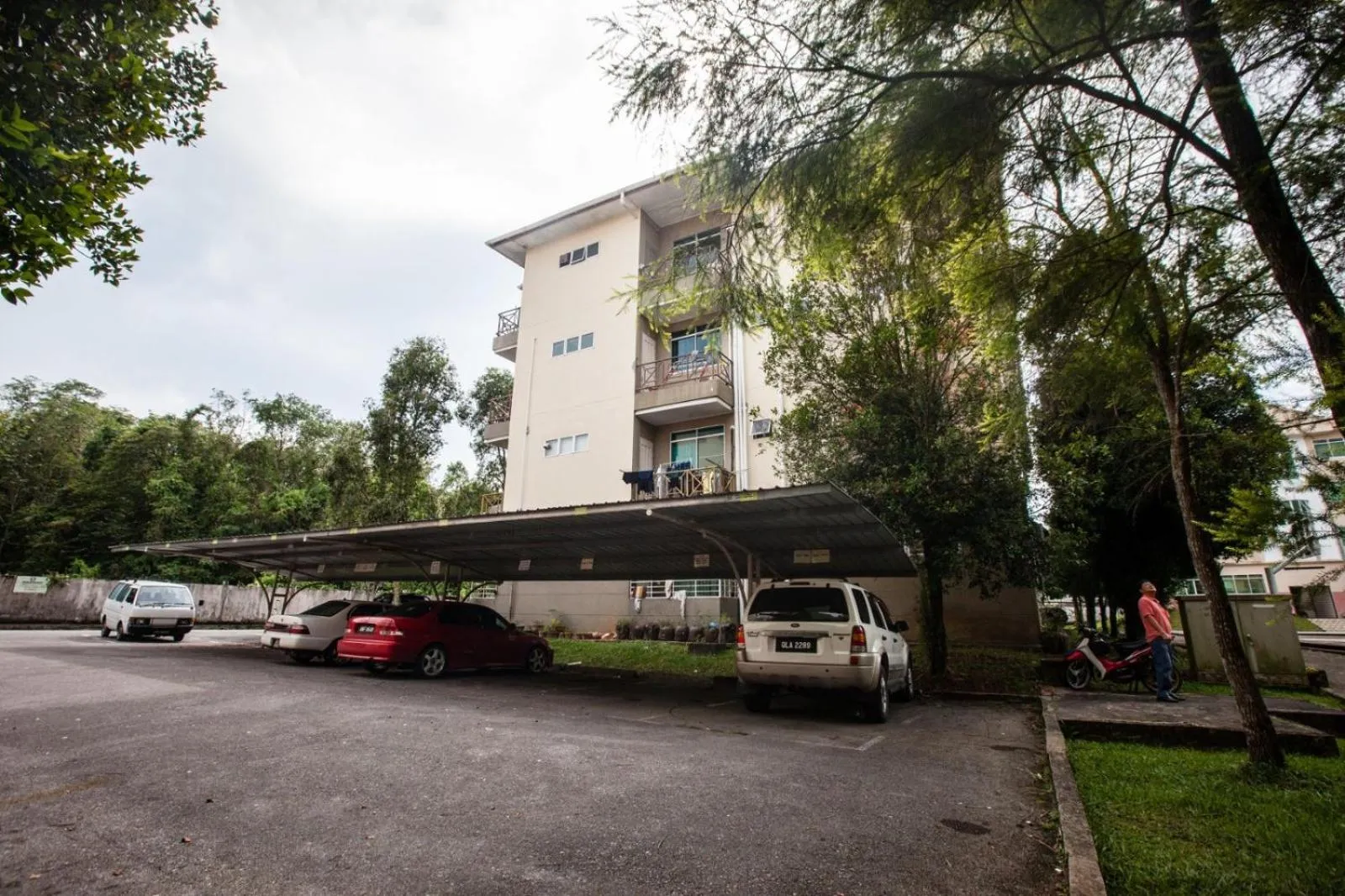 Parking in Natol Homestay - Kuching Home Penthouse Airport Road