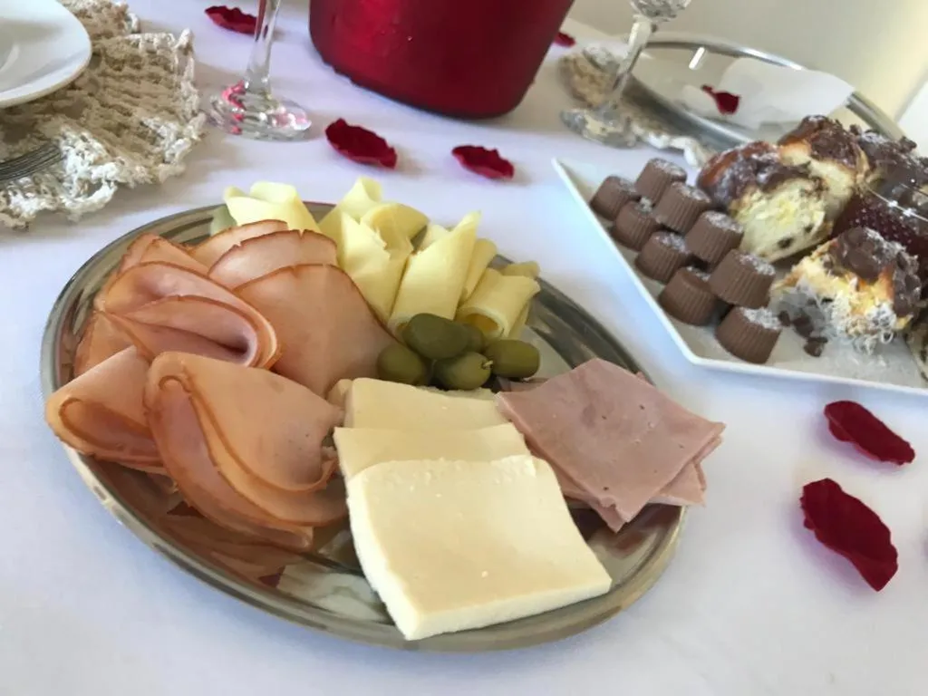 Food and drinks in Pousada Morada dos Pássaros
