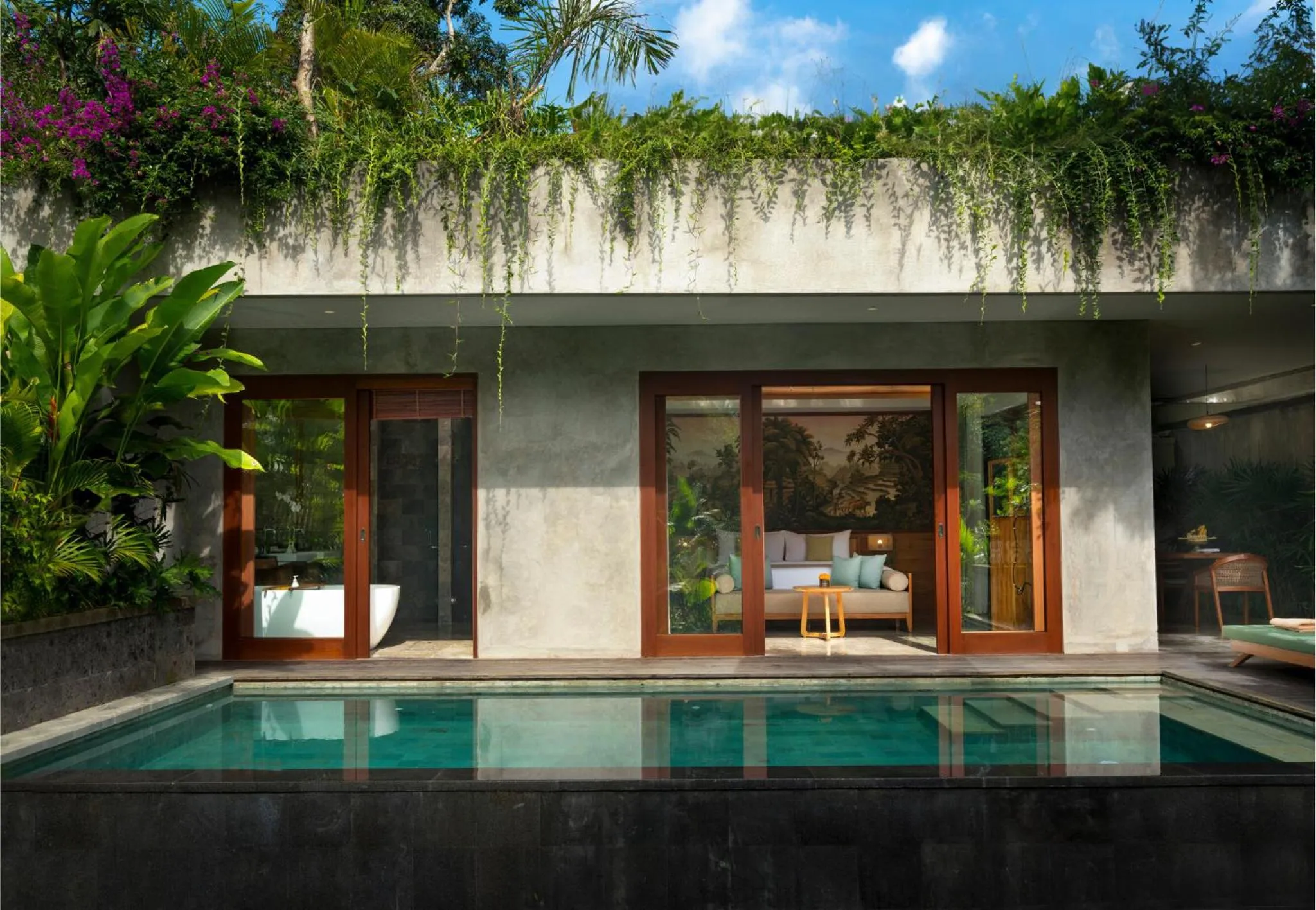 Swimming pool in Adiwana Suweta