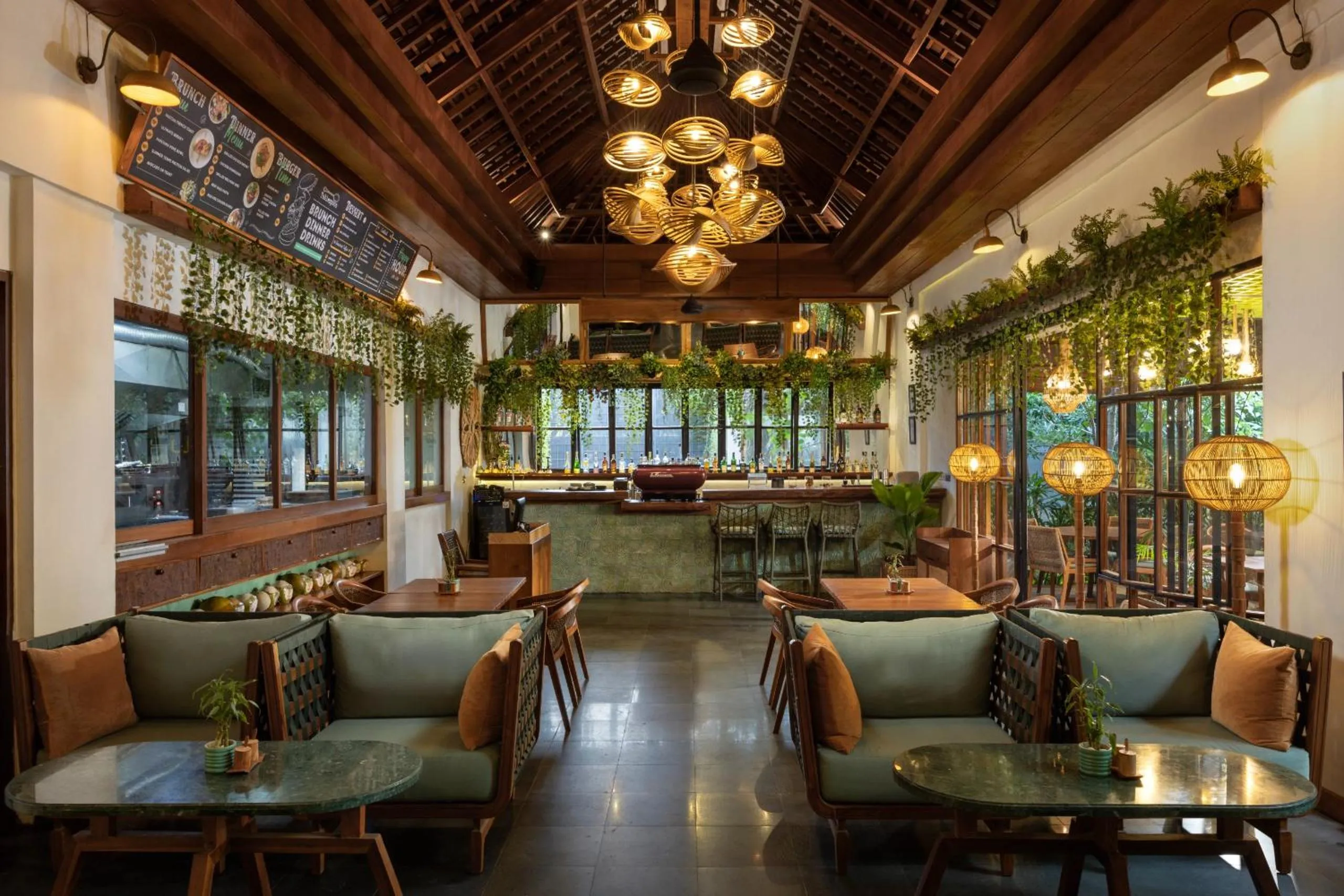 Restaurant/places to eat in Adiwana Suweta