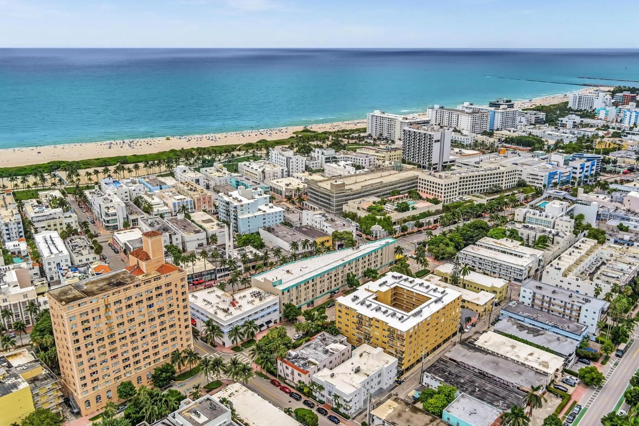 Bird's eye view in 1 bedroom in the BEST location in South Beach !