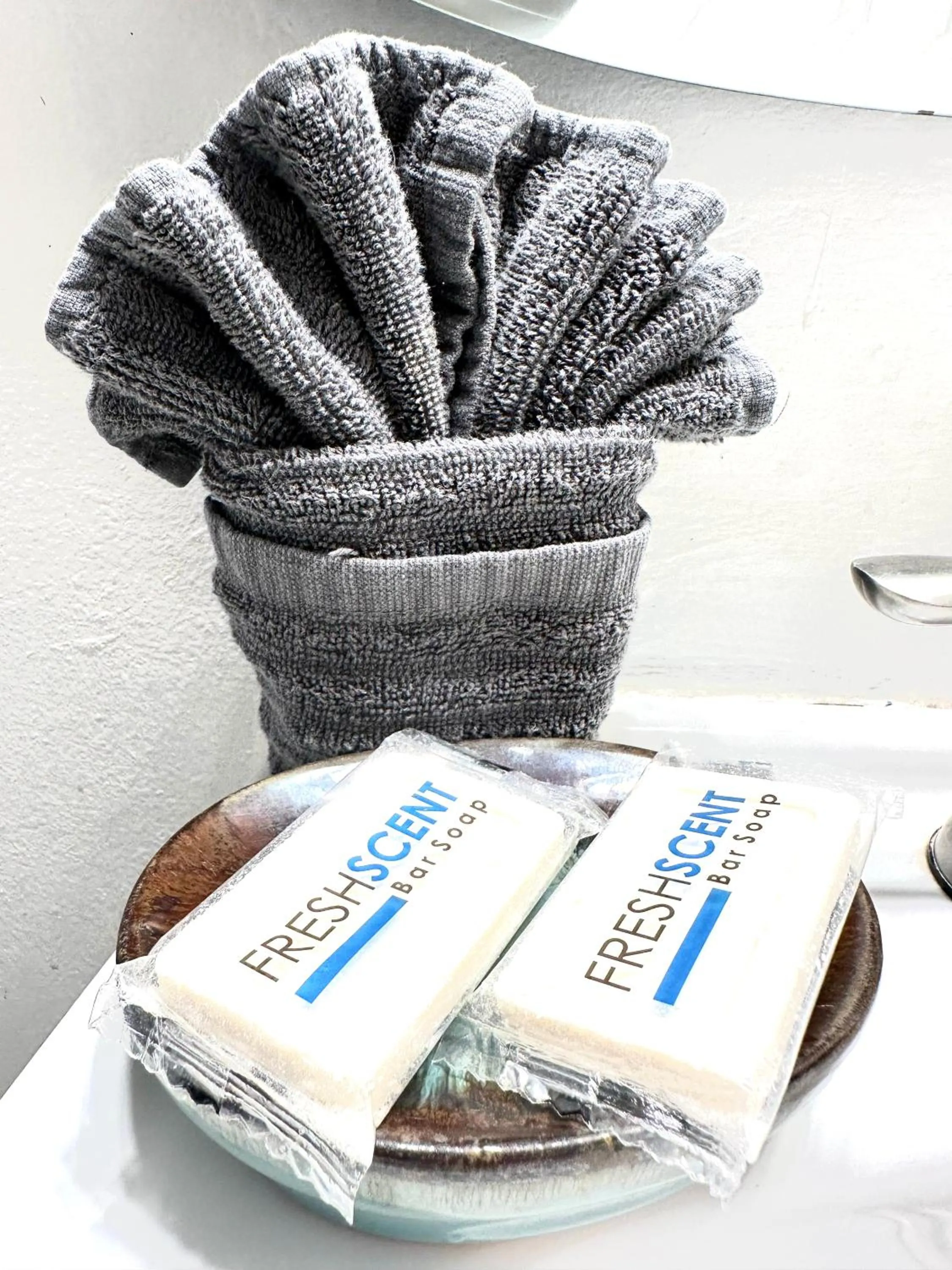 towels in 1 bedroom in the BEST location in South Beach !