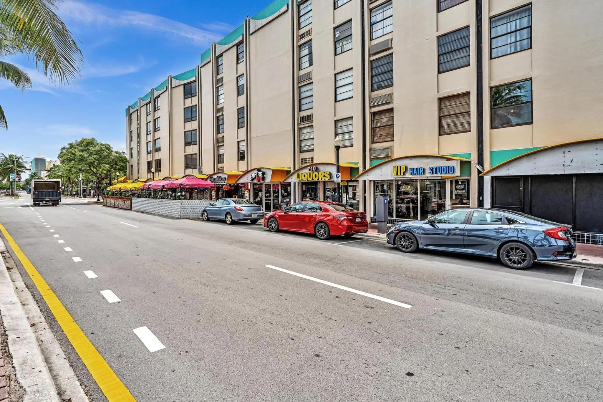 Street view in 1 bedroom in the BEST location in South Beach !