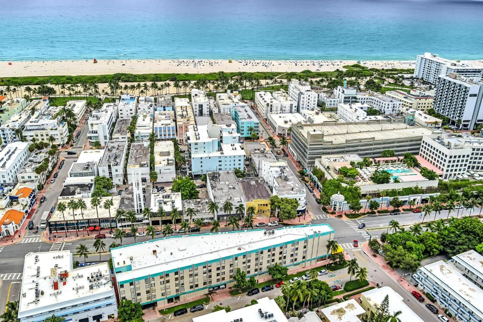Bird's eye view in 1 bedroom in the BEST location in South Beach !