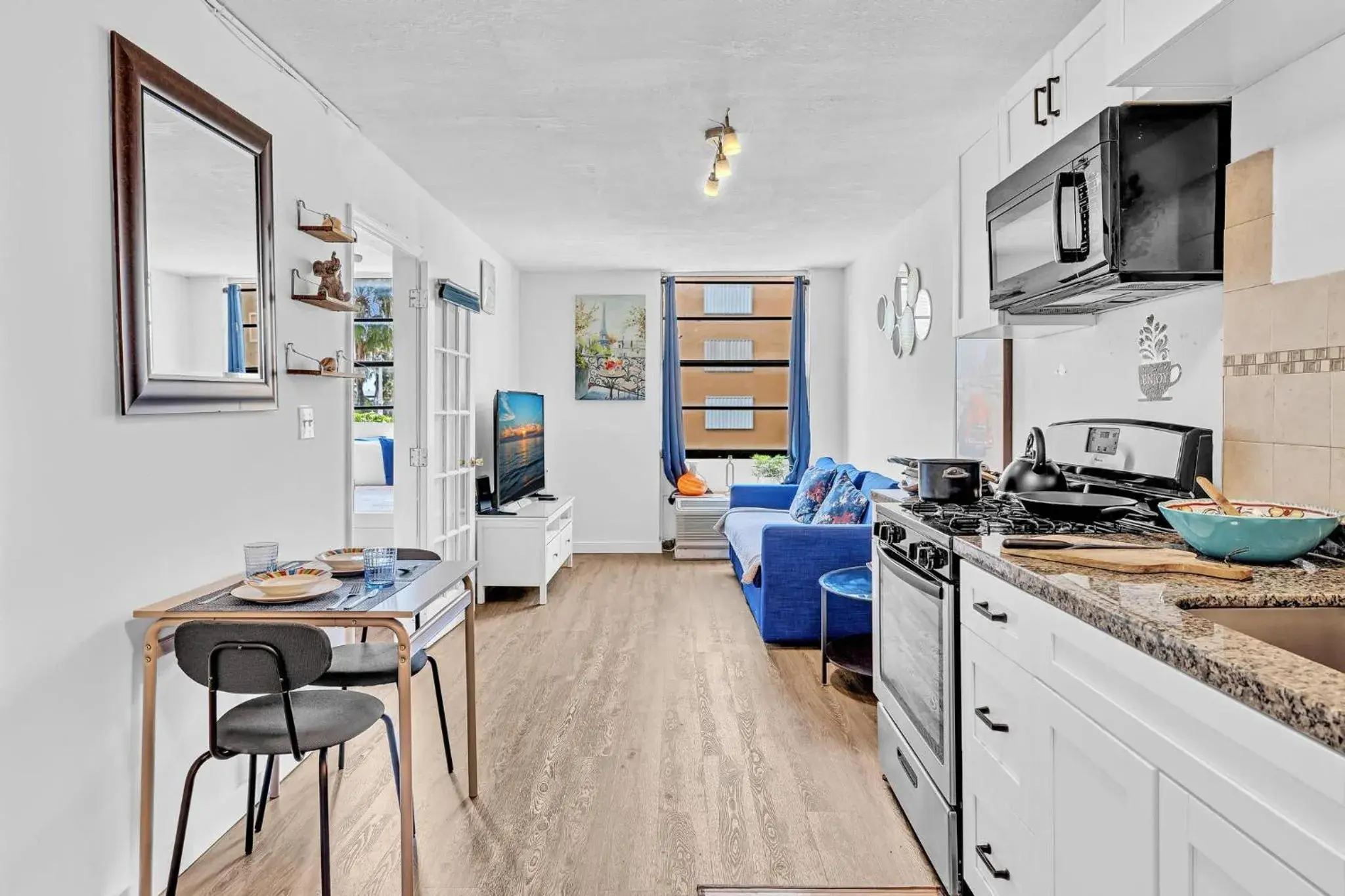 1 bedroom in the BEST location in South Beach ! 1 bedroom in the BEST location in South Beach !