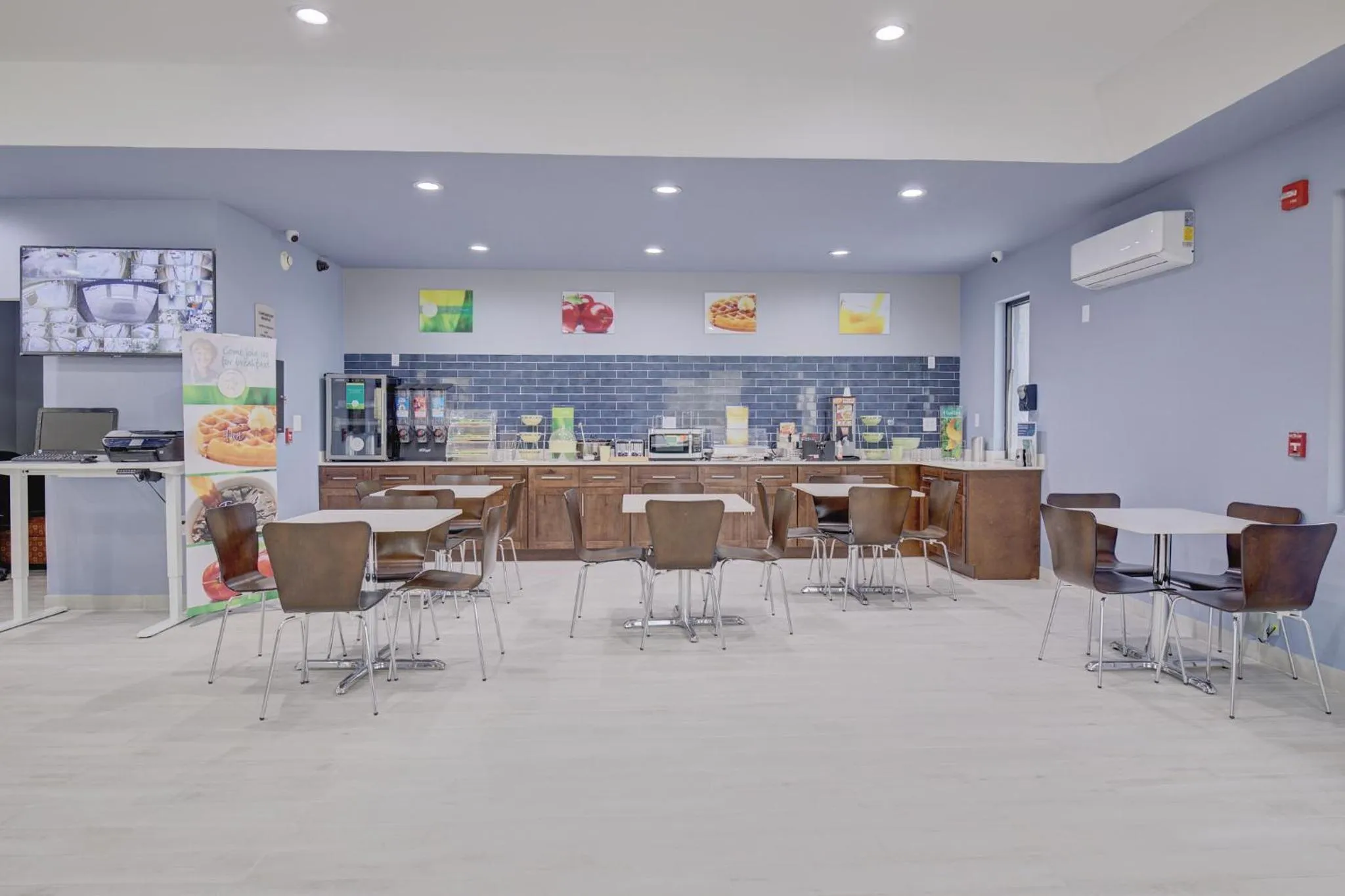 Breakfast in Quality Inn & Suites