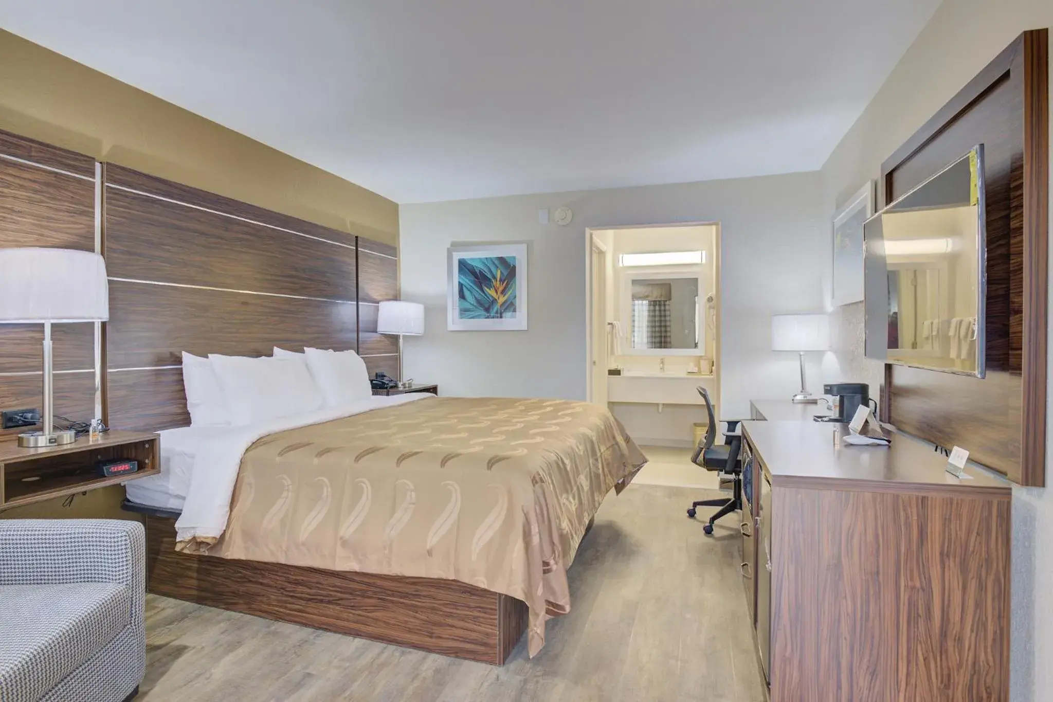 Bedroom, Bed in Quality Inn & Suites Bedroom, Bed in Quality Inn & Suites