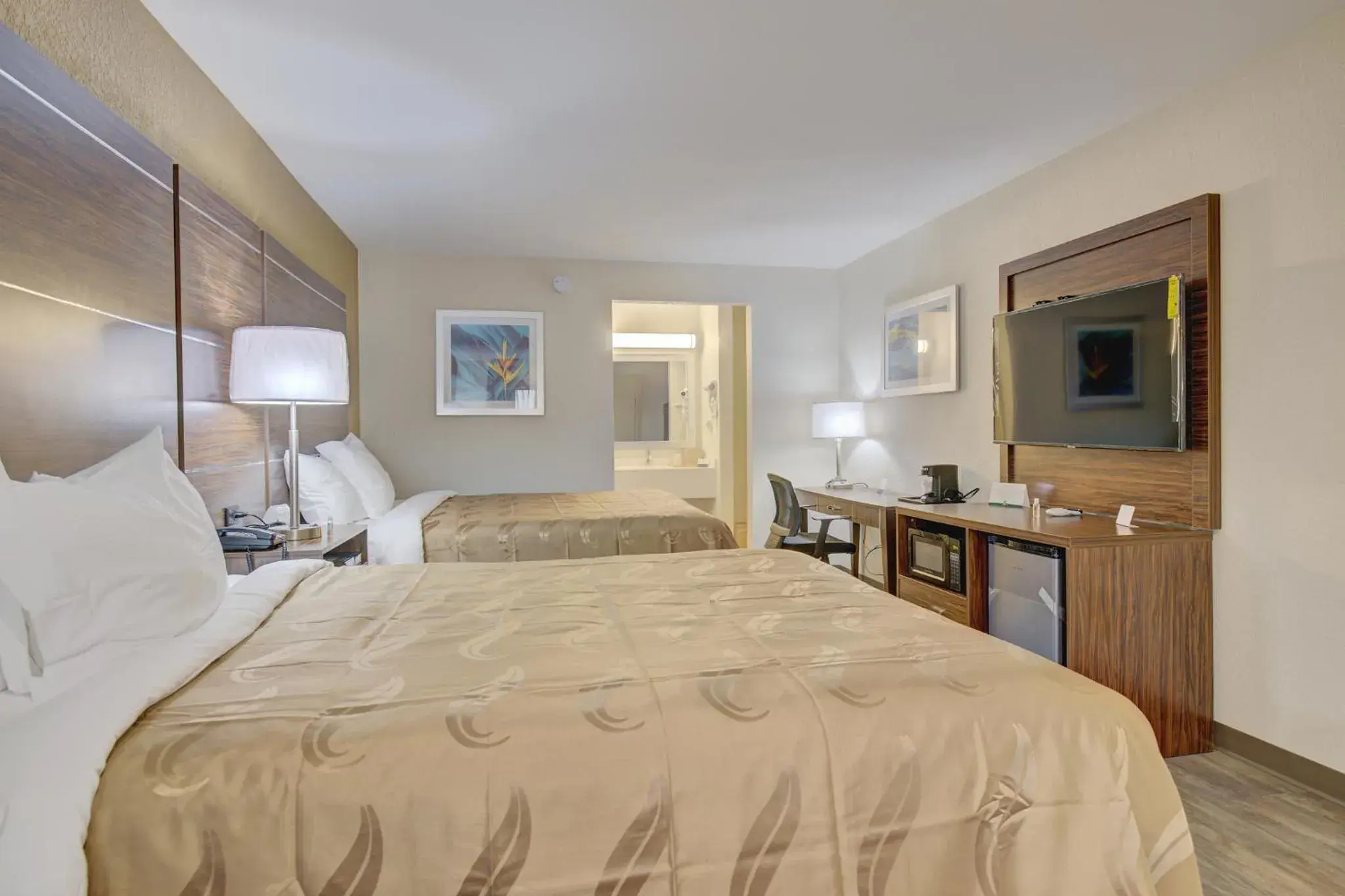 Bedroom, Bed in Quality Inn & Suites Bedroom, Bed in Quality Inn & Suites