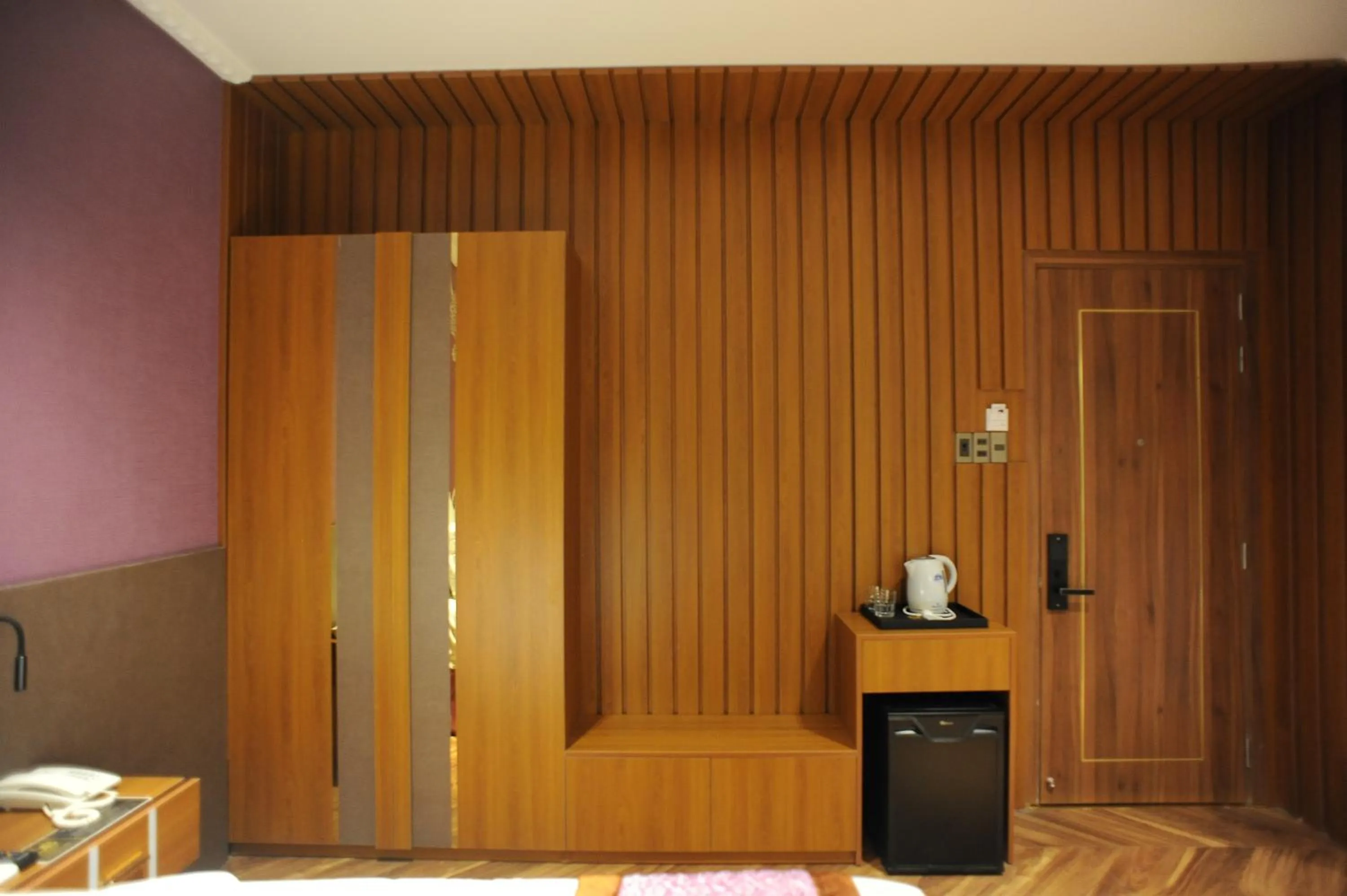 wardrobe in B.O.B HOTEL SIGNATURE